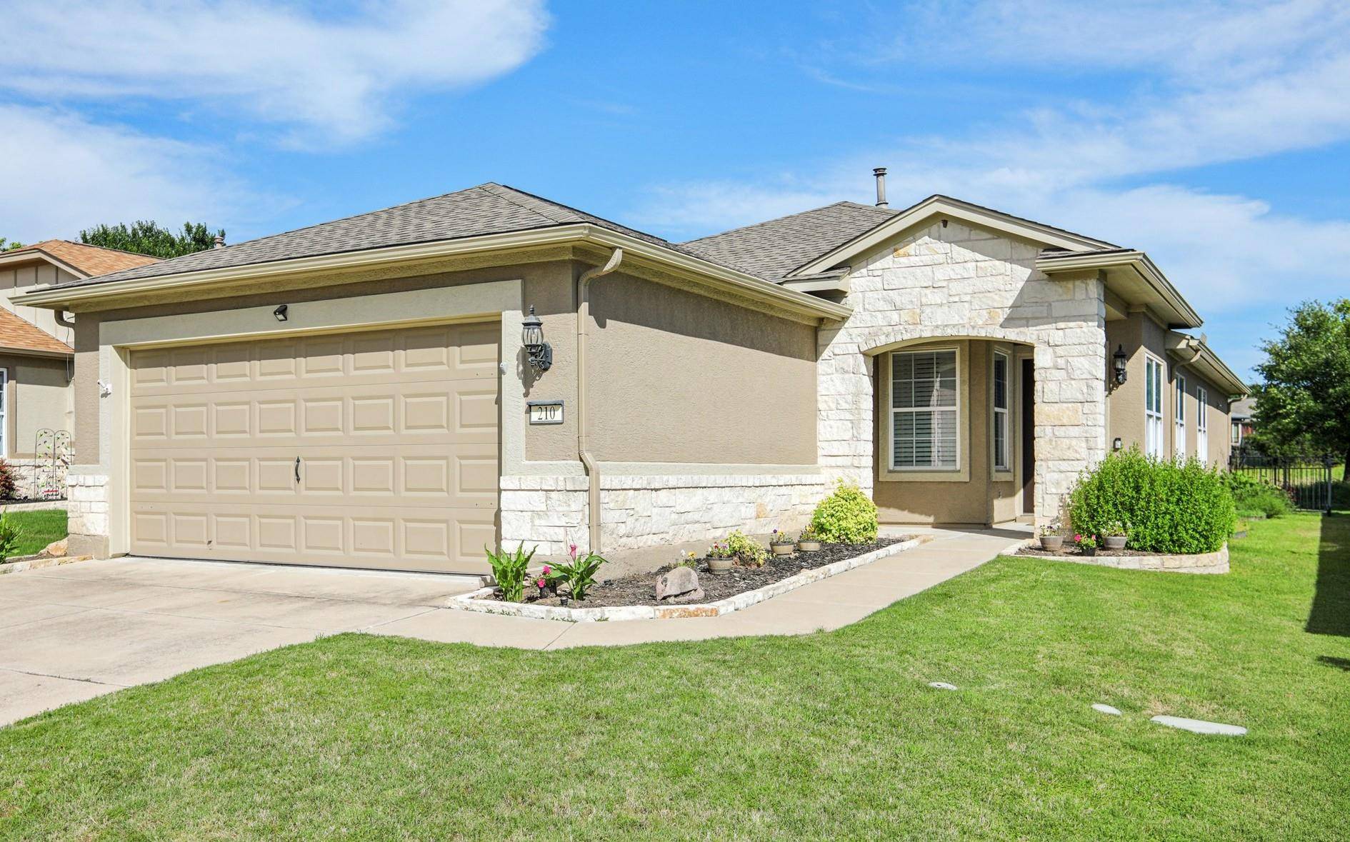 210 Salt Creek LN, Georgetown, TX 78633
