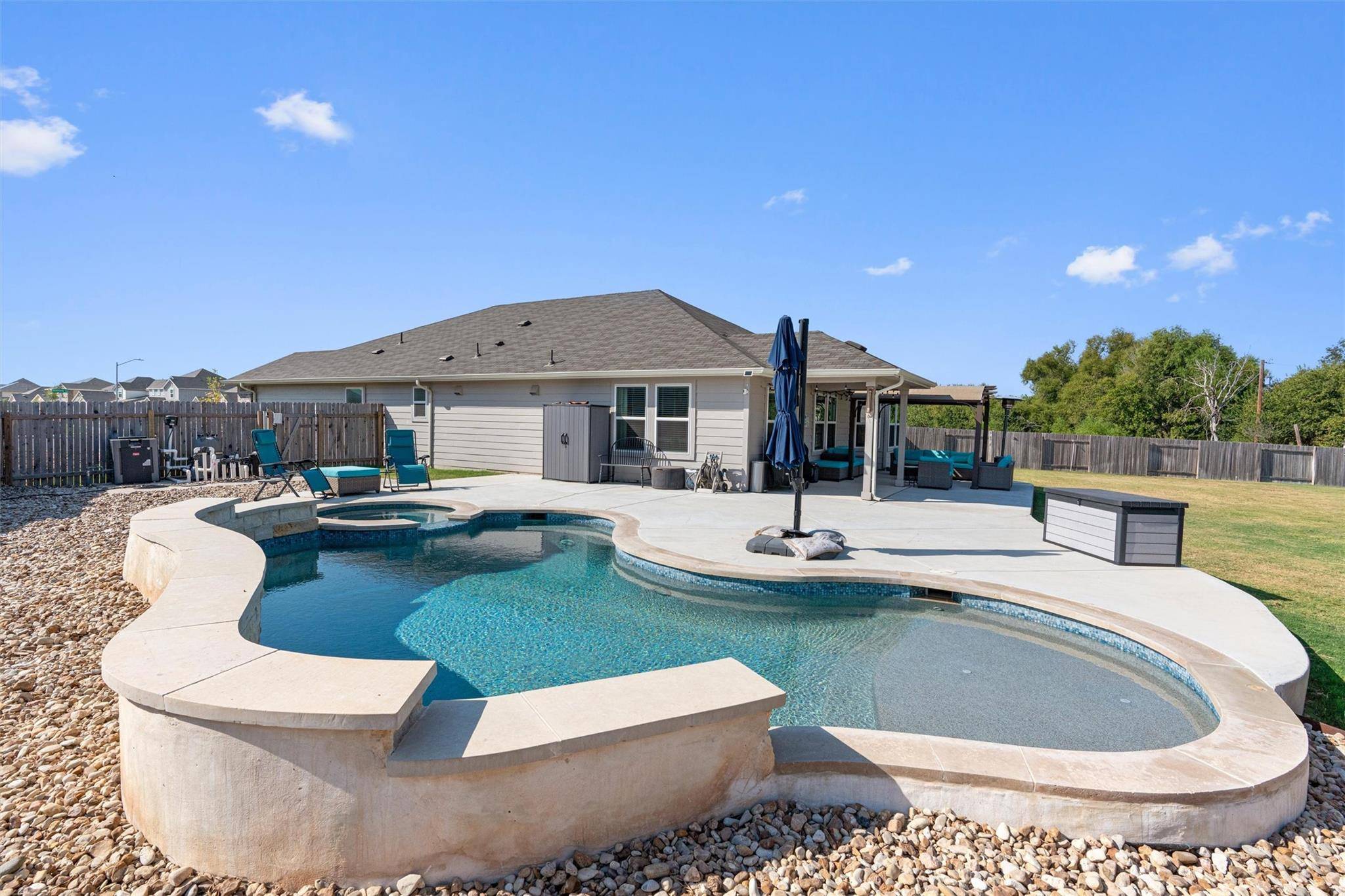 102 Waterway Ave, Hutto, TX 78634