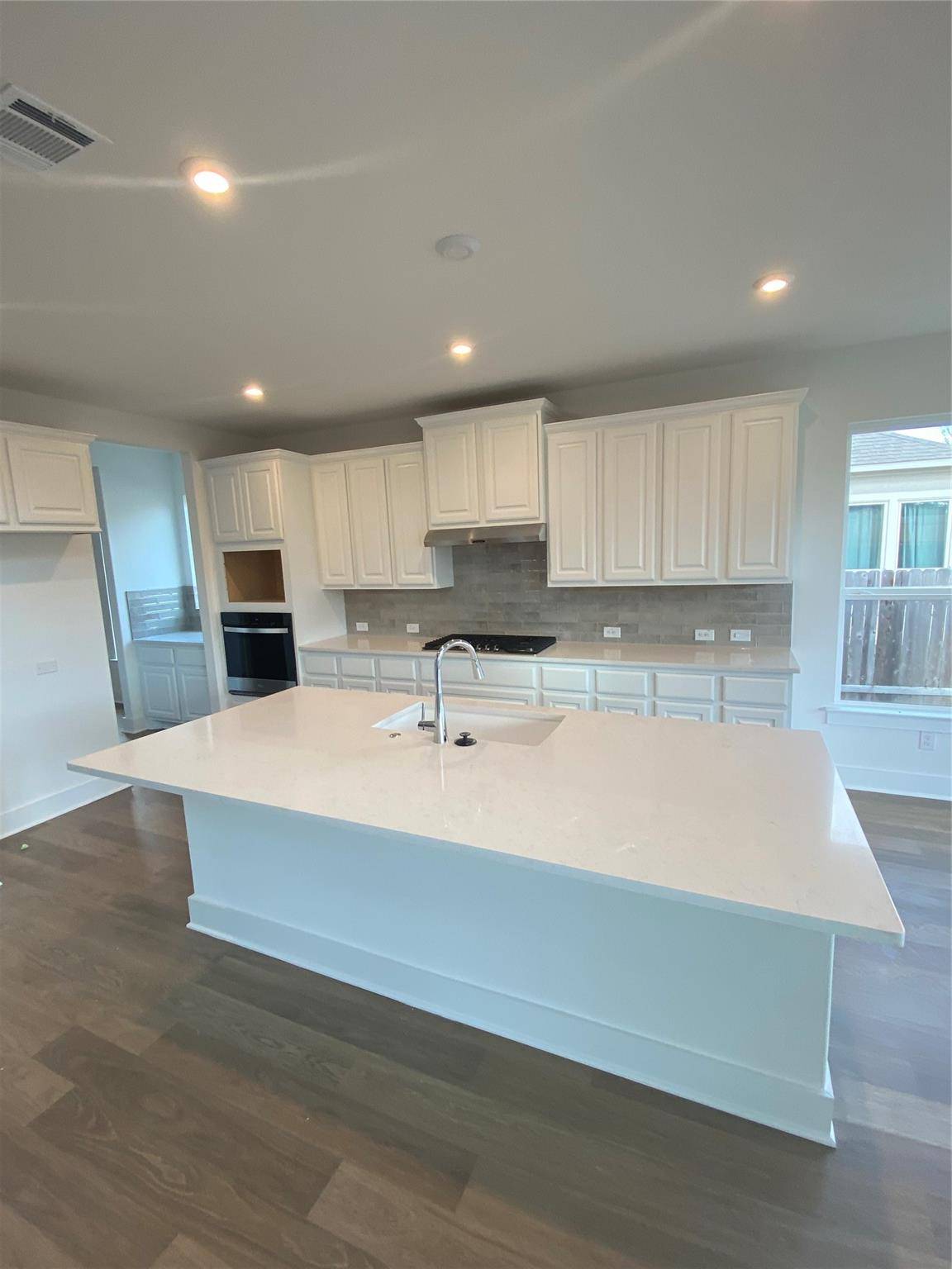 121 Lake Spring CIR, Georgetown, TX 78663