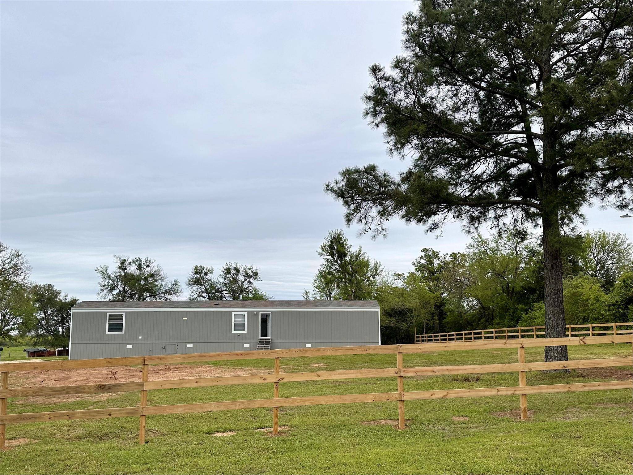 567 Fm 672, Dale, TX 78616