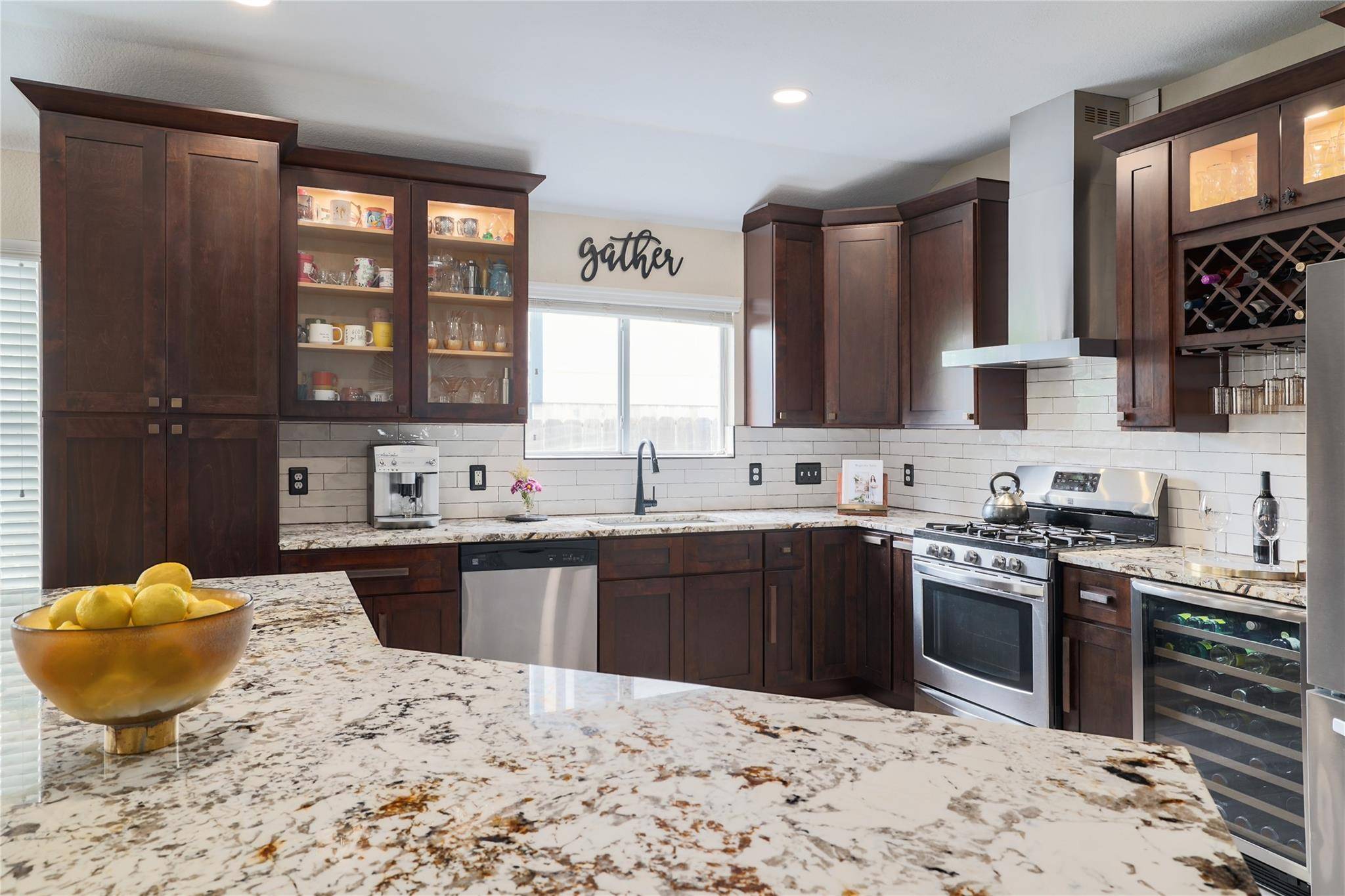2440 ROUNDABOUT LN, Round Rock, TX 78664