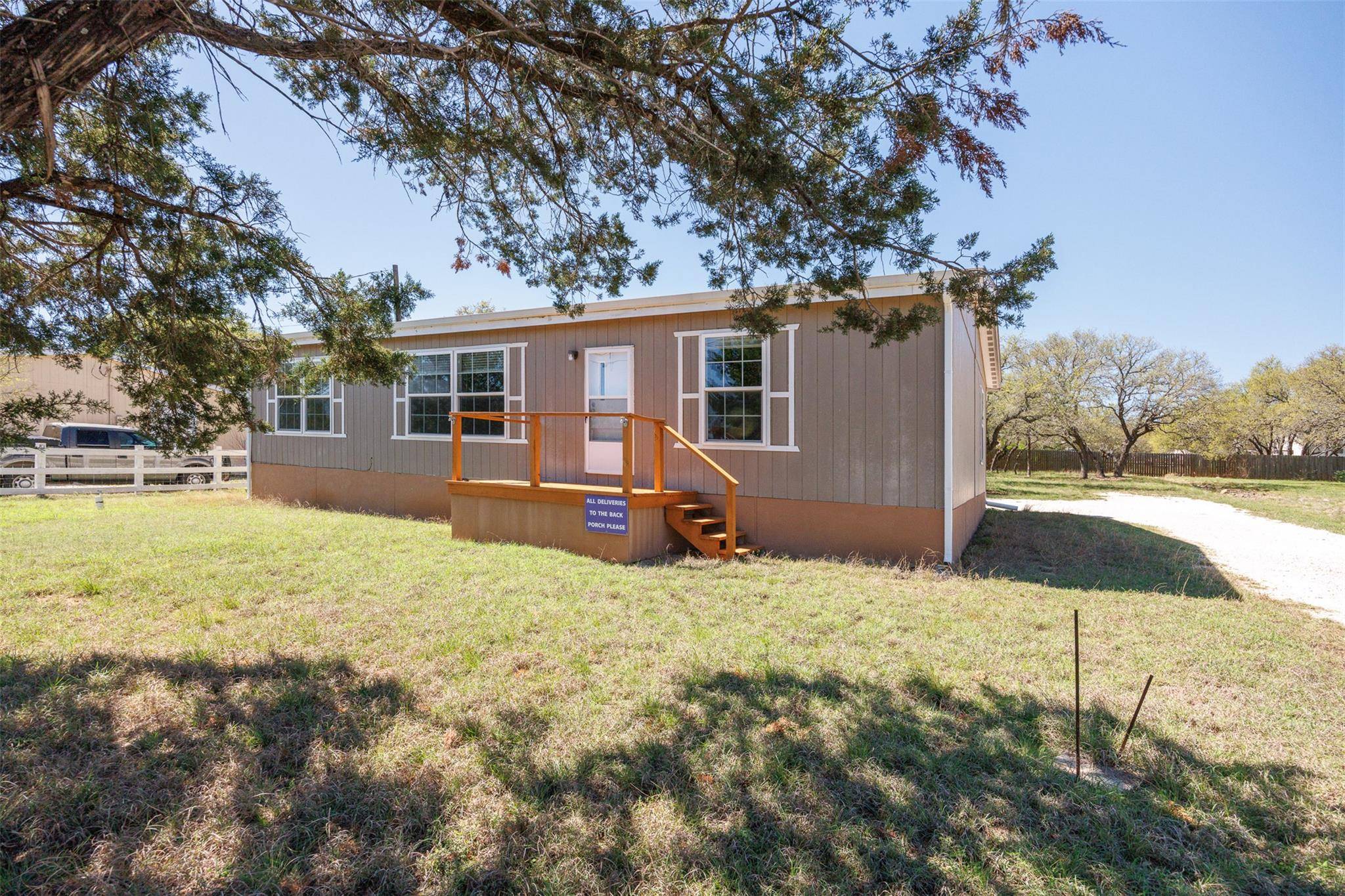 103 Spring View DR, Johnson City, TX 78636