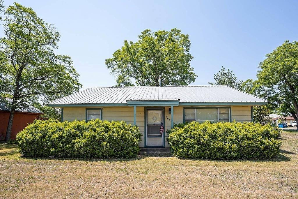 905 College ST, Bastrop, TX 78602