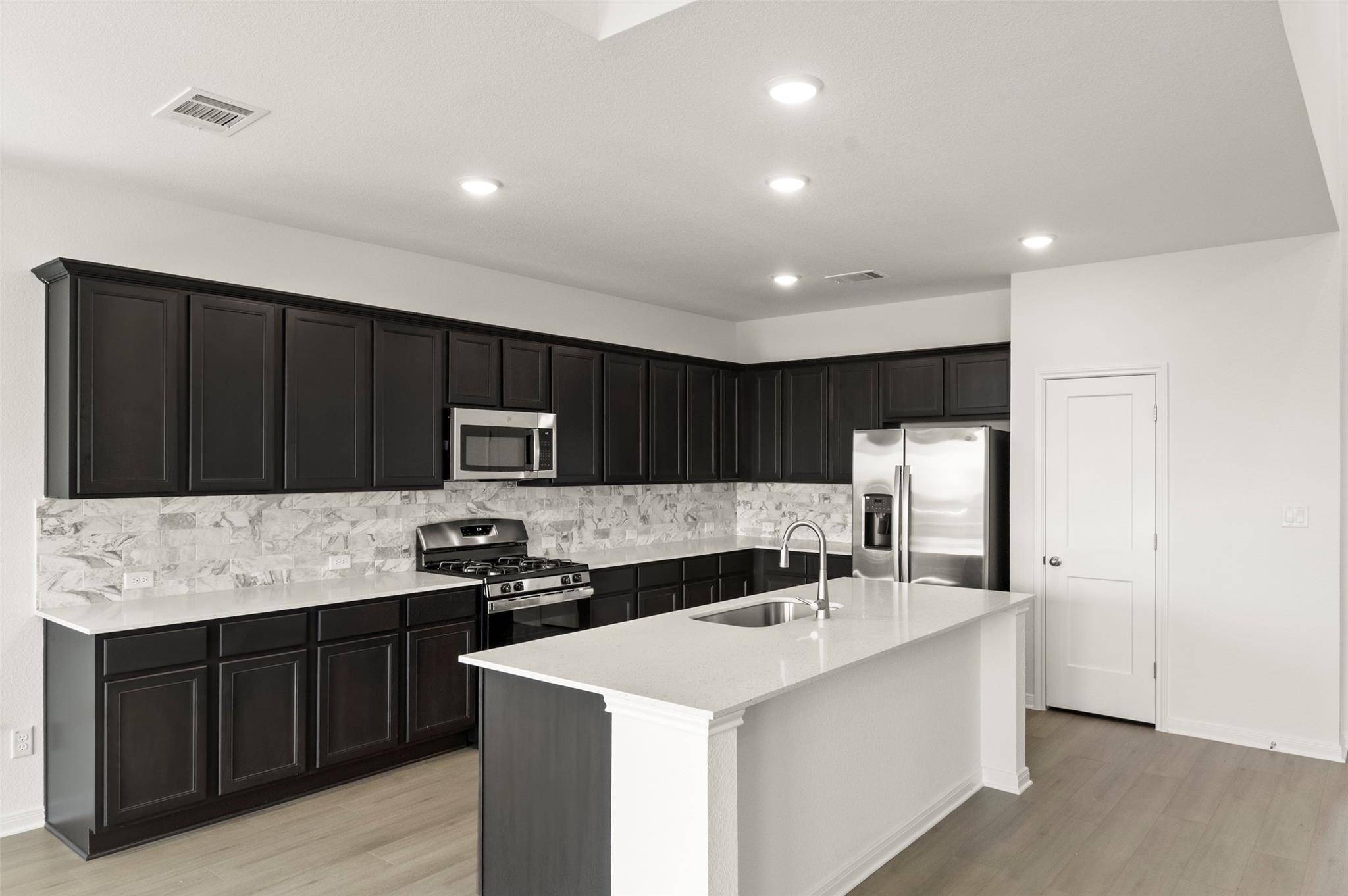 105 Wild Sage LN, Liberty Hill, TX 78642