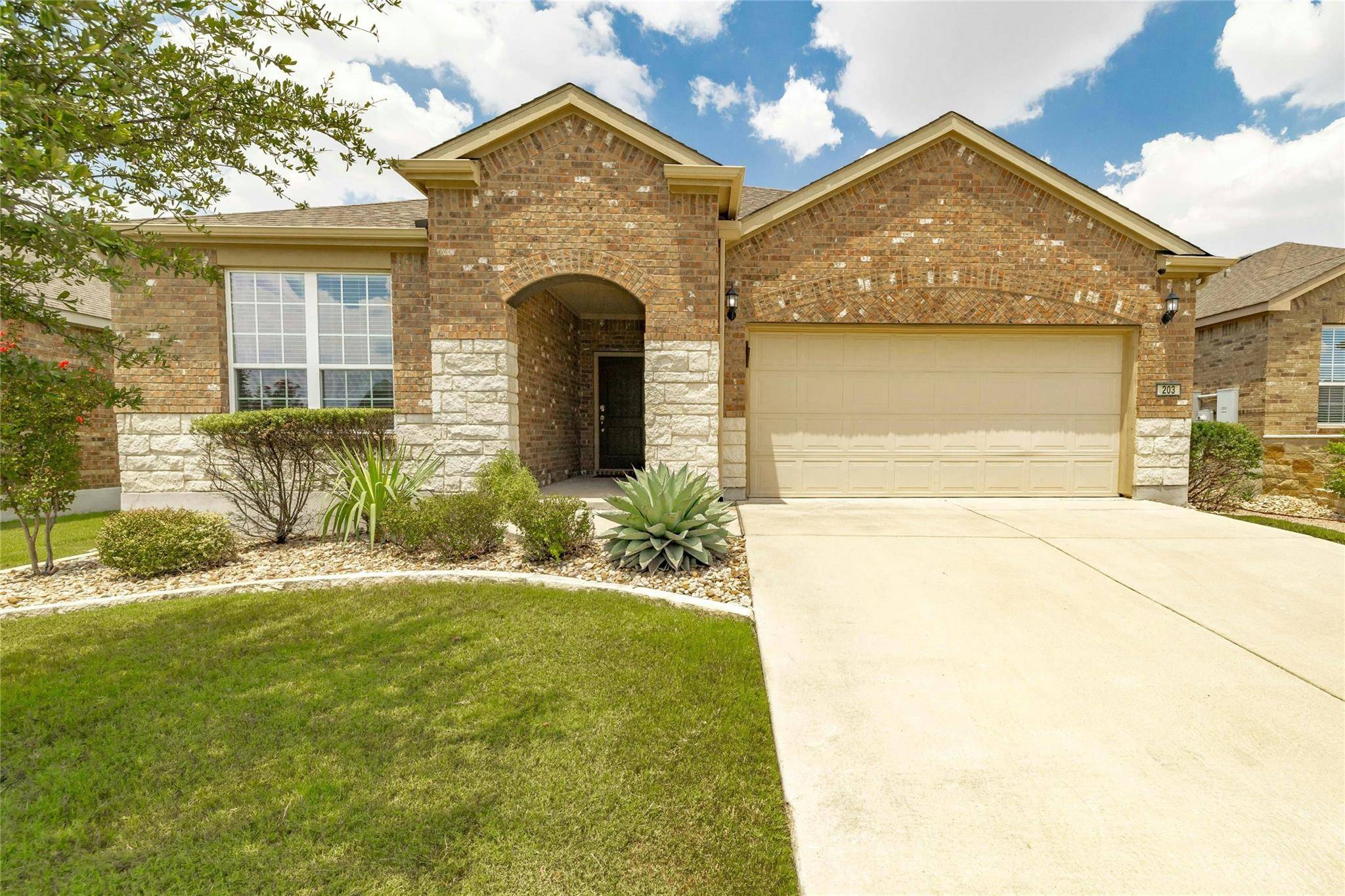 203 Longview LN, Georgetown, TX 78633
