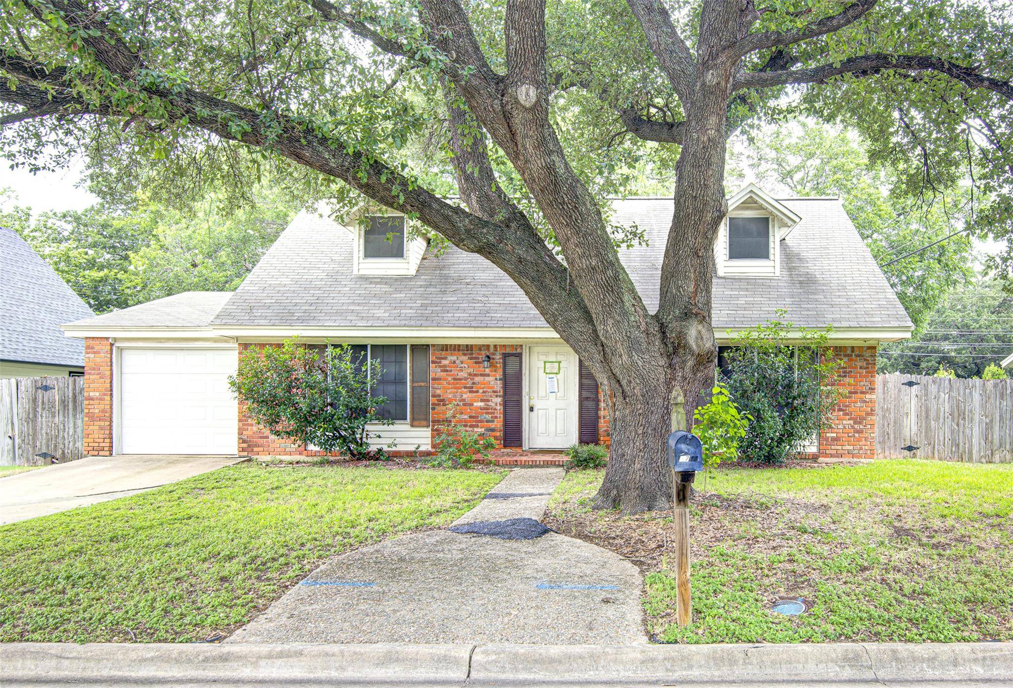 6704 Isabelle DR, Austin, TX 78752