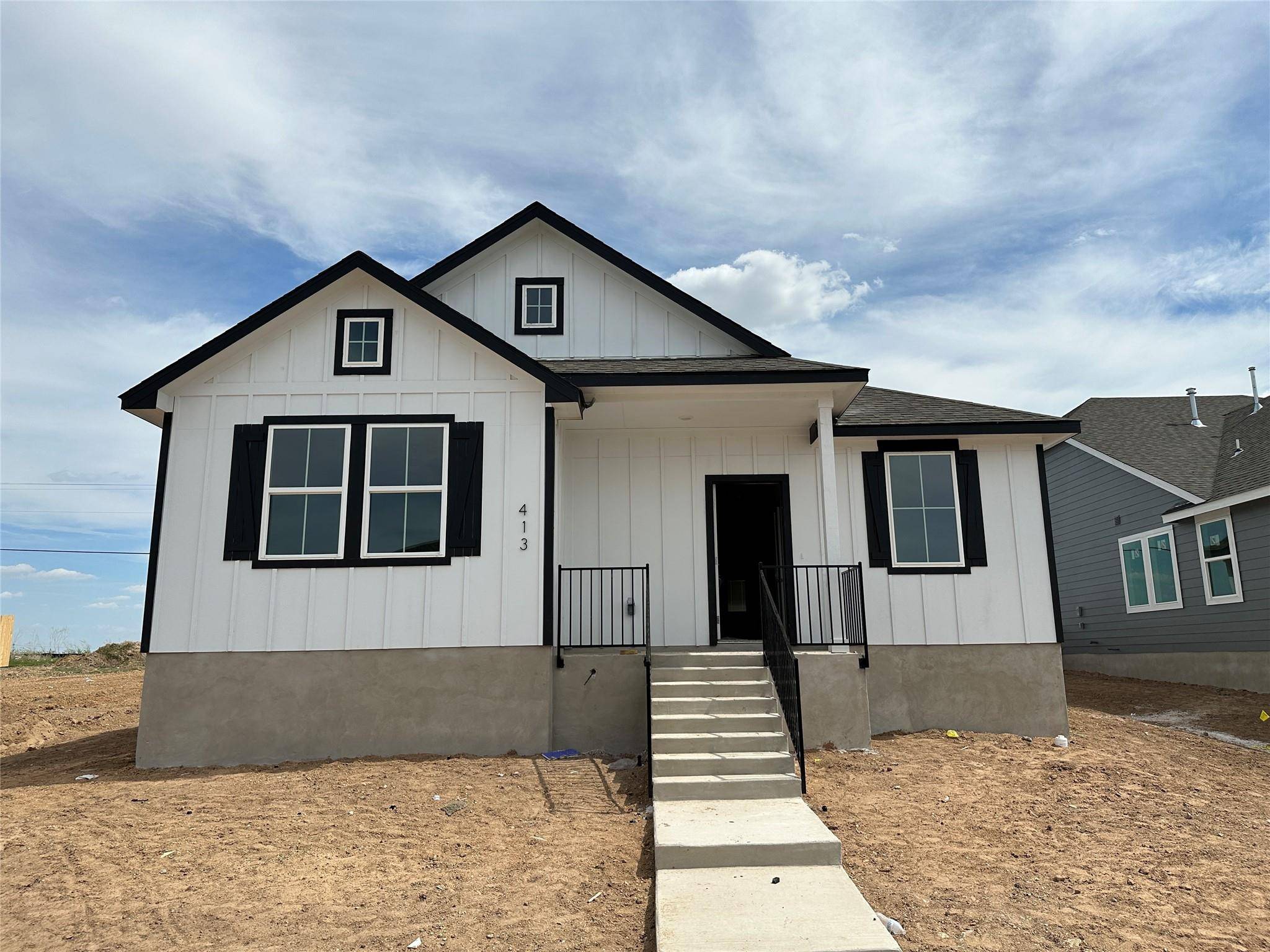 413 Ravens Crest DR, Hutto, TX 78634