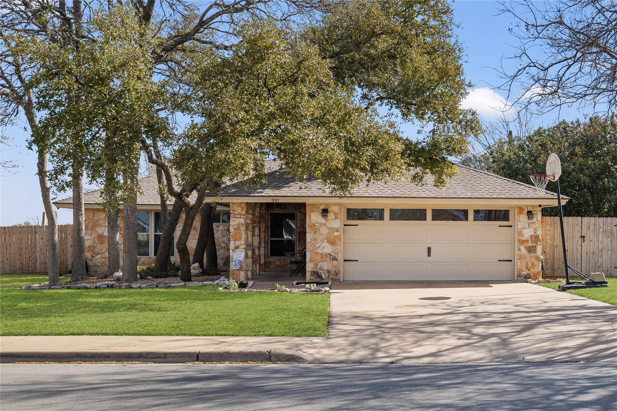 1101 Deep Wood DR, Round Rock, TX 78681