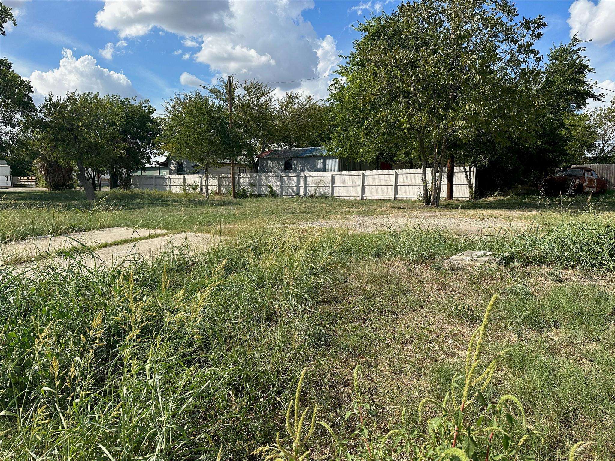 708 W 2nd ST, Taylor, TX 76574