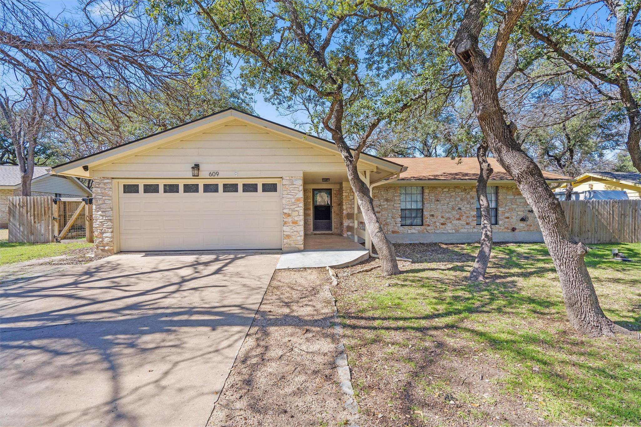 609 Cielo DR, Georgetown, TX 78628