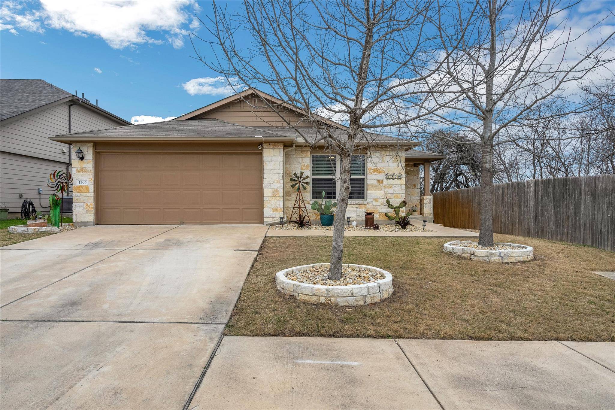 1305 Plateau TRL, Georgetown, TX 78626