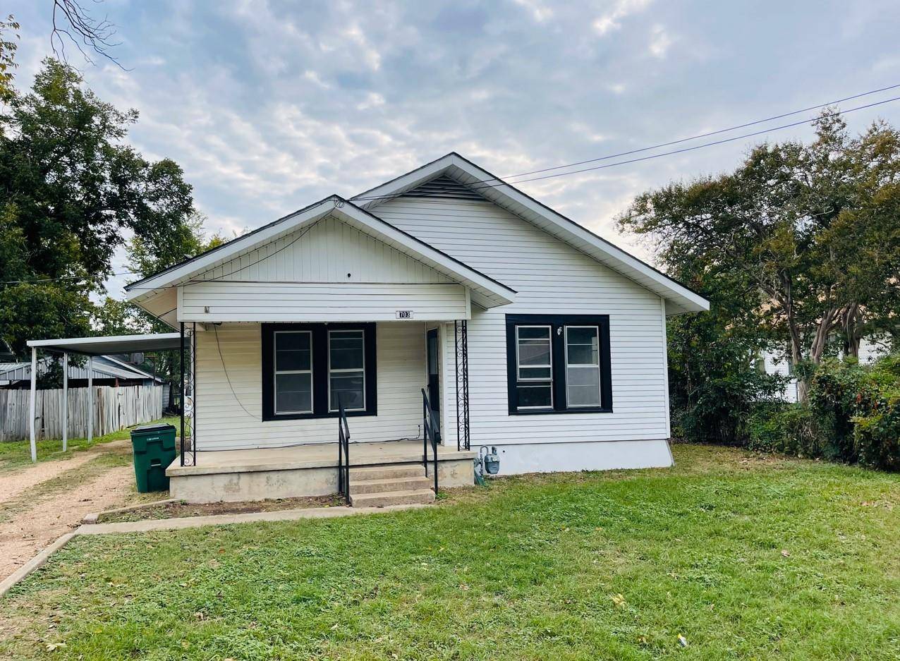 703 E 10th ST, Cameron, TX 76520