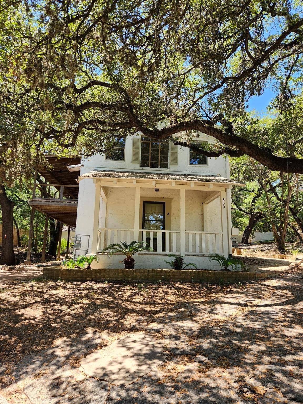 850 Forest View Drive, West Lake Hills, TX 78746