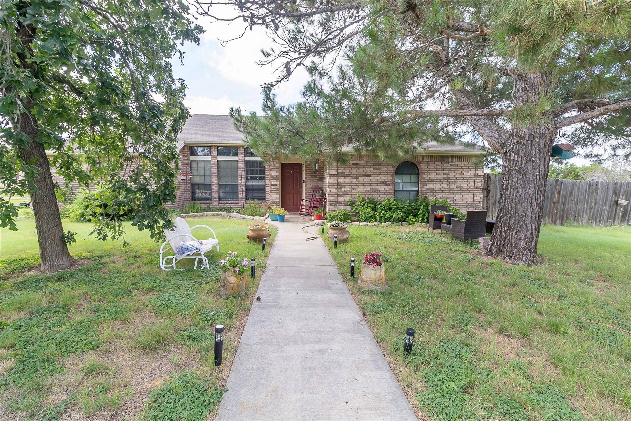 412 Mulberry ST, Lometa, TX 76853