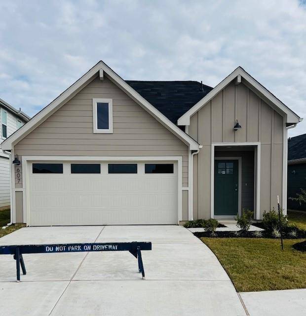 607 Sandringham LOOP, Uhland, TX 78640