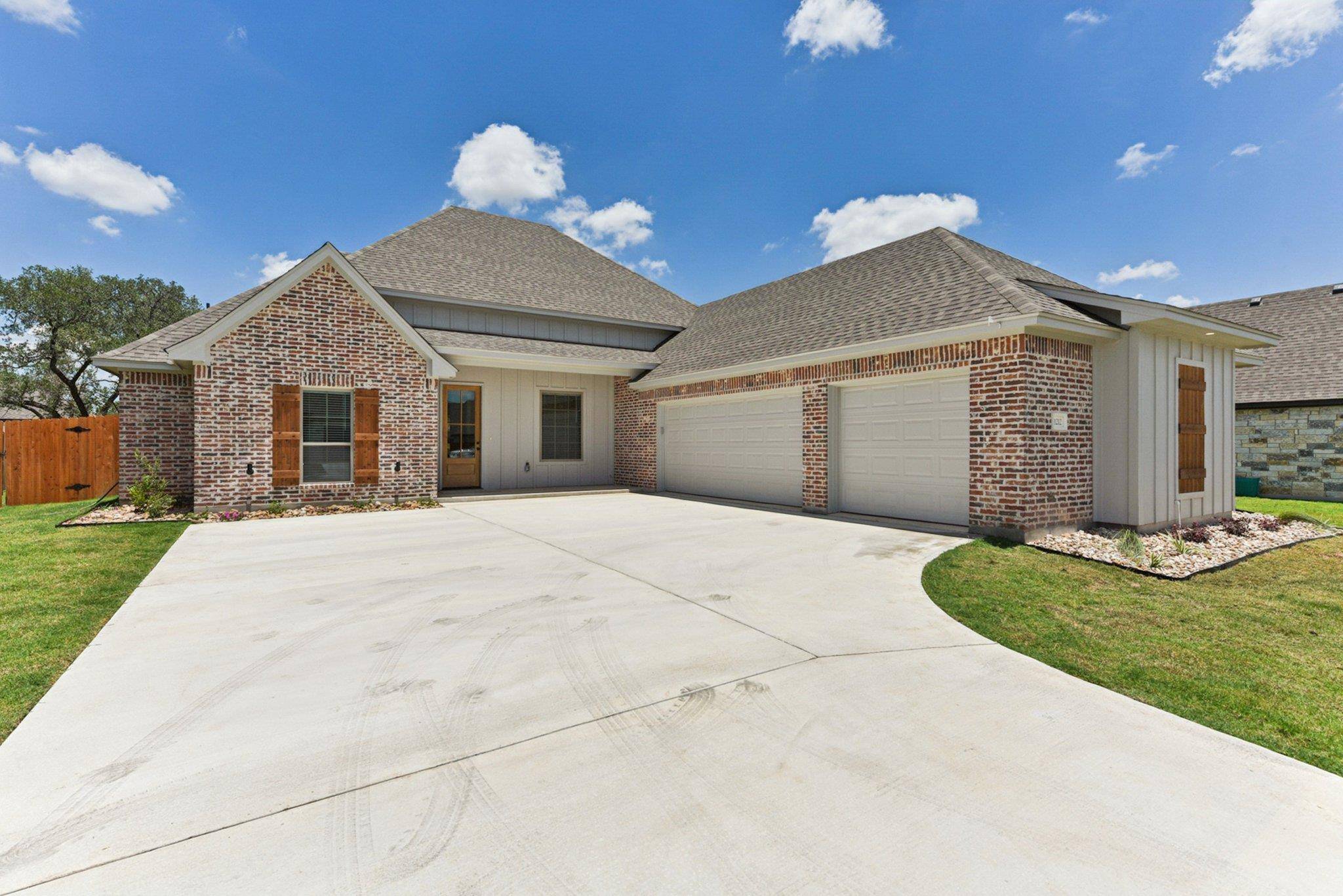 1212 Shirley Faye LN, Salado, TX 76571