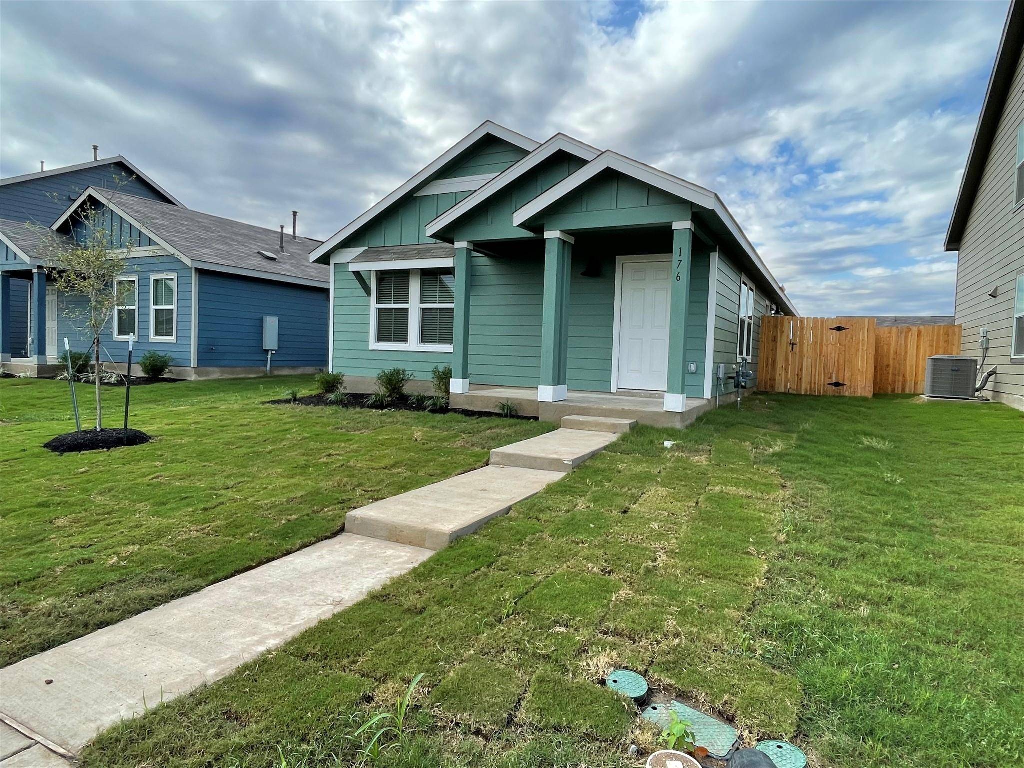 176 Chapel Beck DR, Kyle, TX 78640
