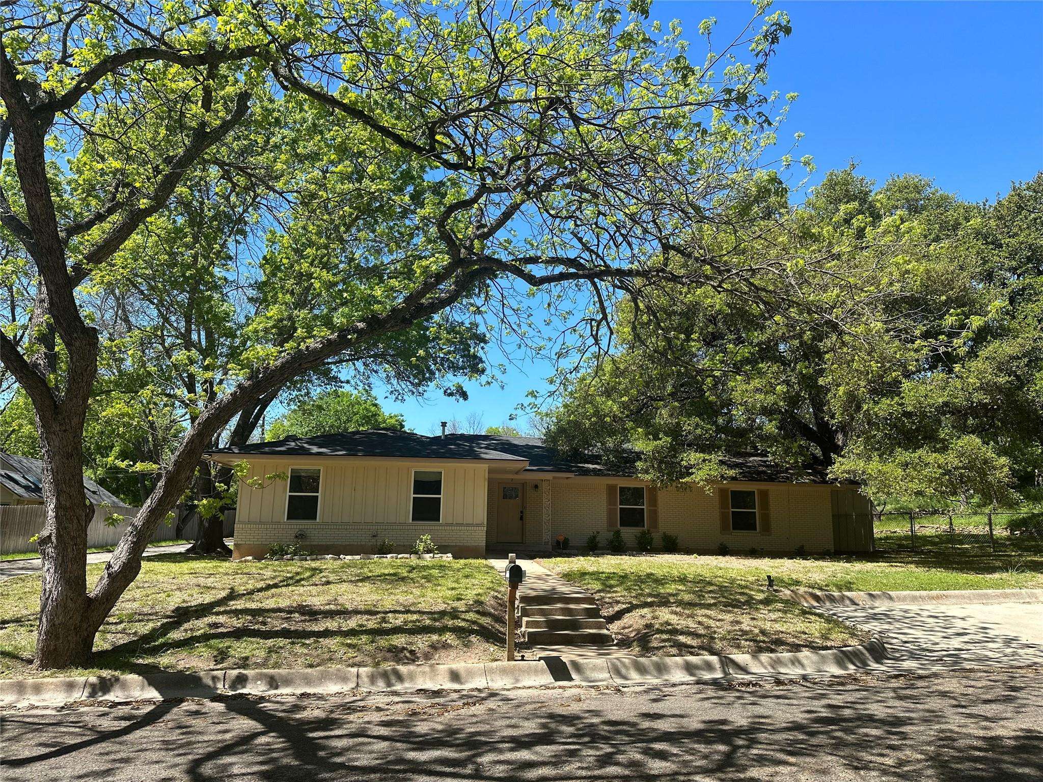 2 Park Place, Lampasas, TX 76550