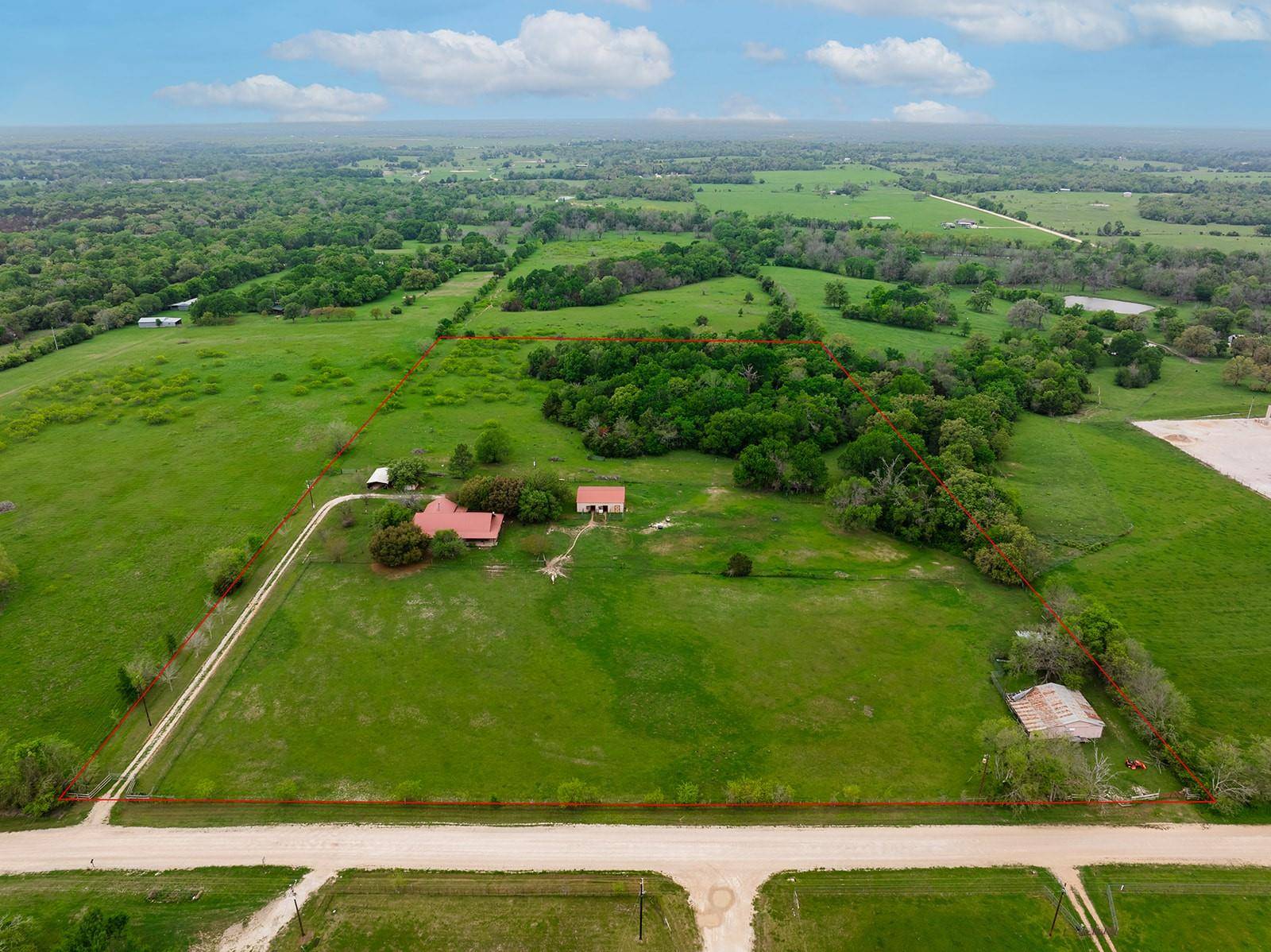 1976 CR 127, Caldwell, TX 77836