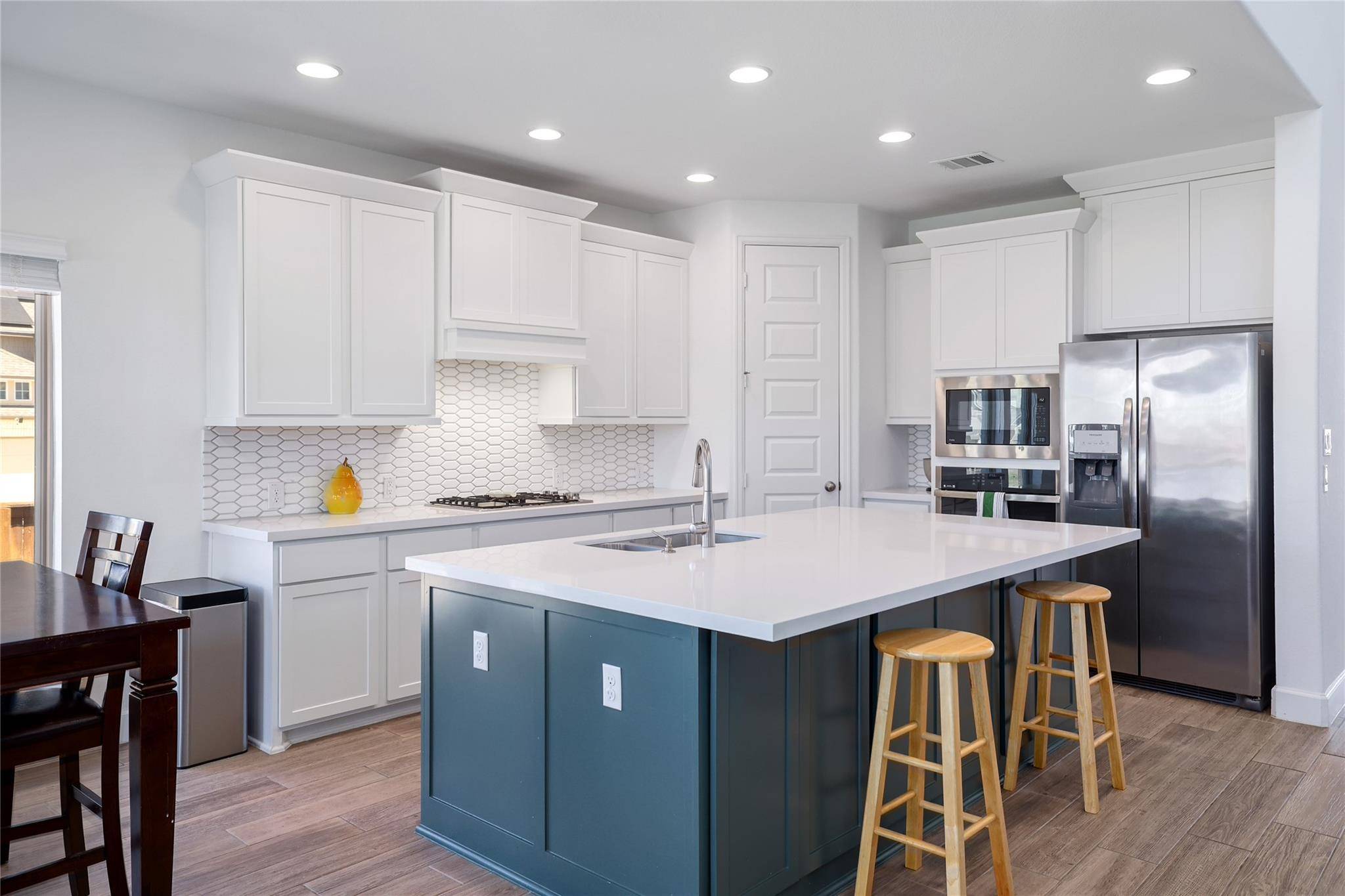 102 FORTUNA CT, Liberty Hill, TX 78642