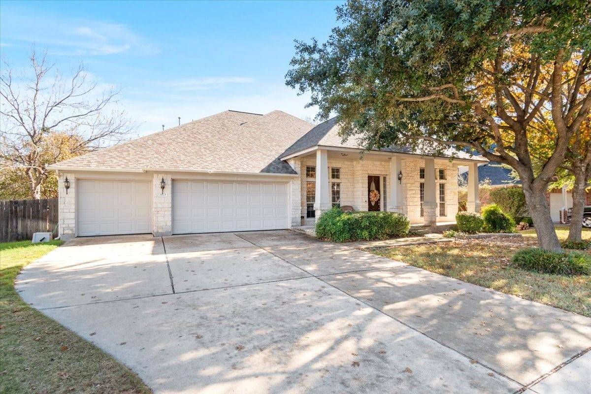 3825 Crest LN, Round Rock, TX 78681