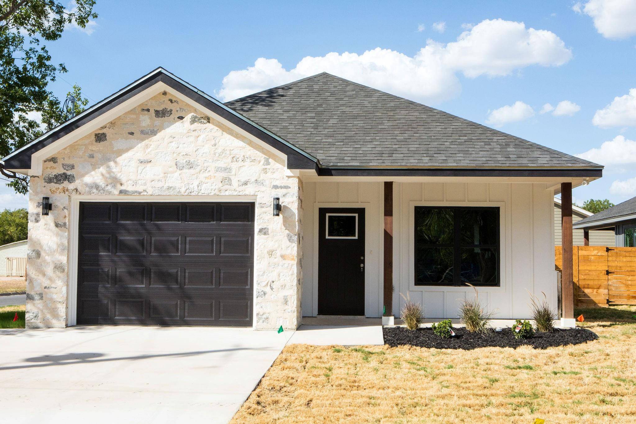1001 Bridge ST, Lampasas, TX 76550