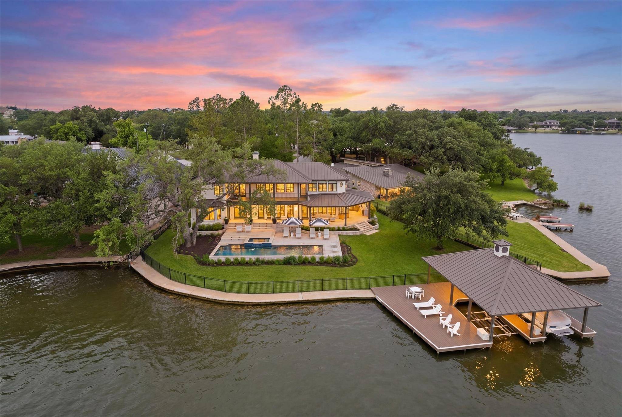 3700 Pack Saddle DR, Horseshoe Bay, TX 78657
