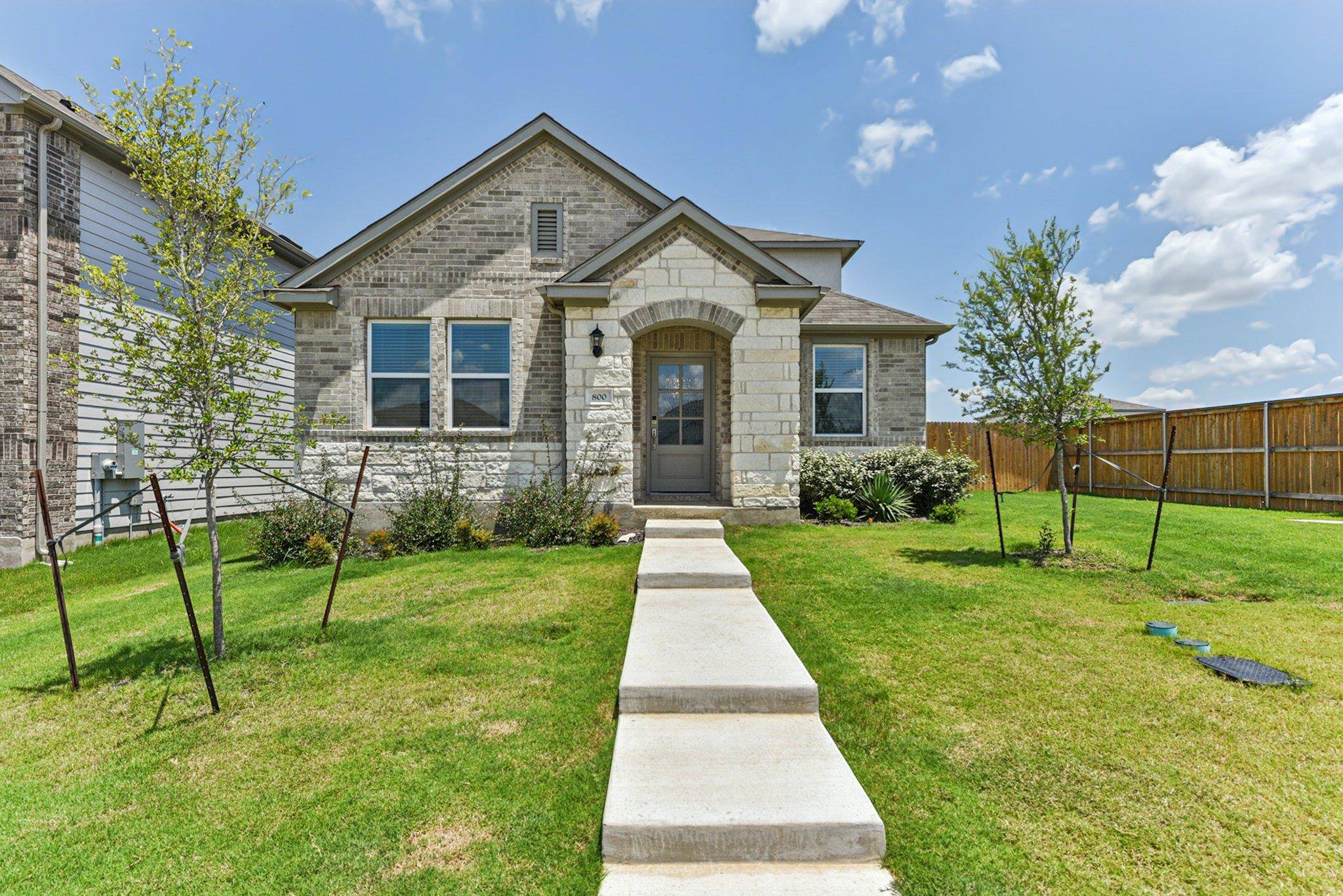 800 Long RUN, Liberty Hill, TX 78642