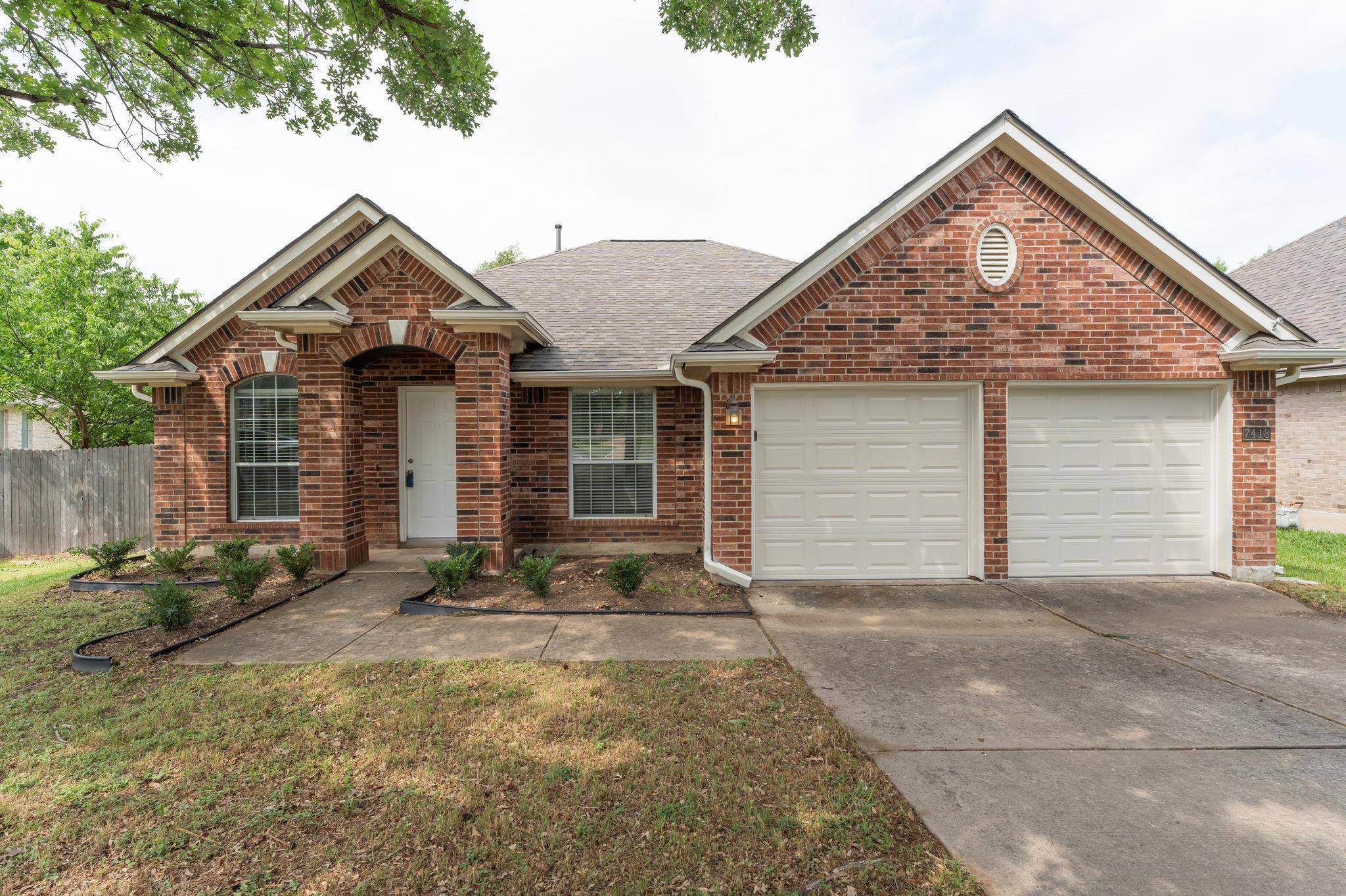 7418 W Magic Mountain LN, Round Rock, TX 78681