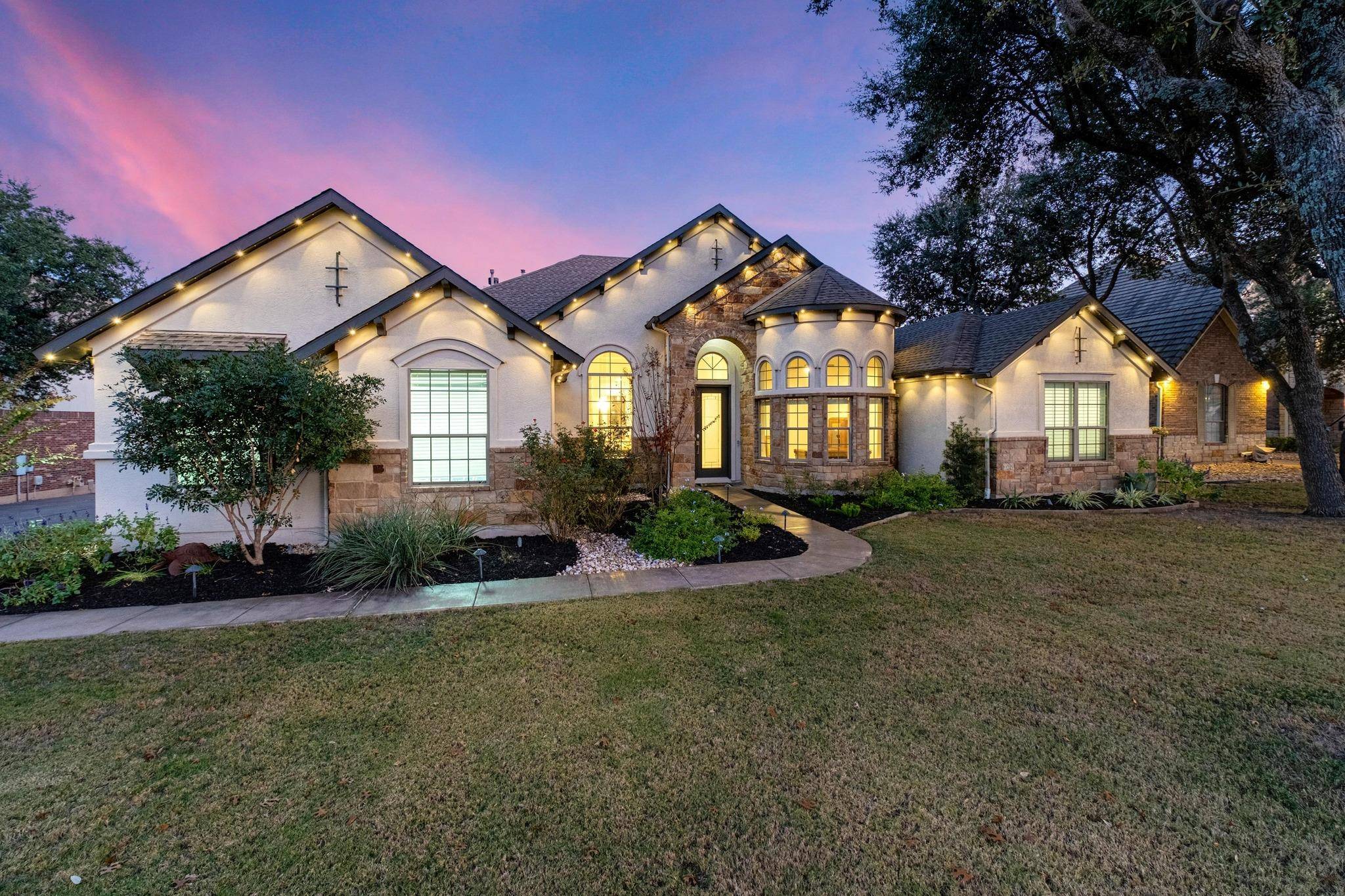 2205 Lakehurst RD, Spicewood, TX 78669
