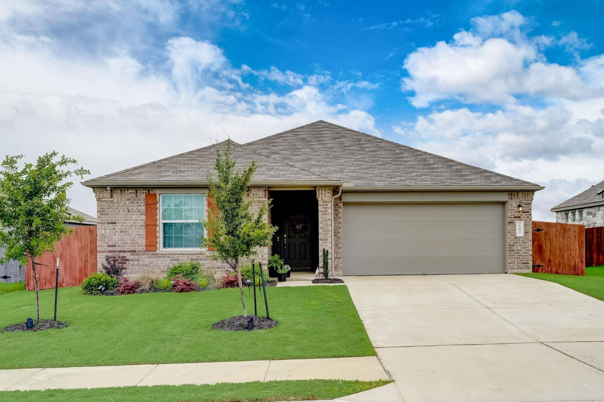 603 Chickasaw LN, Hutto, TX 78634