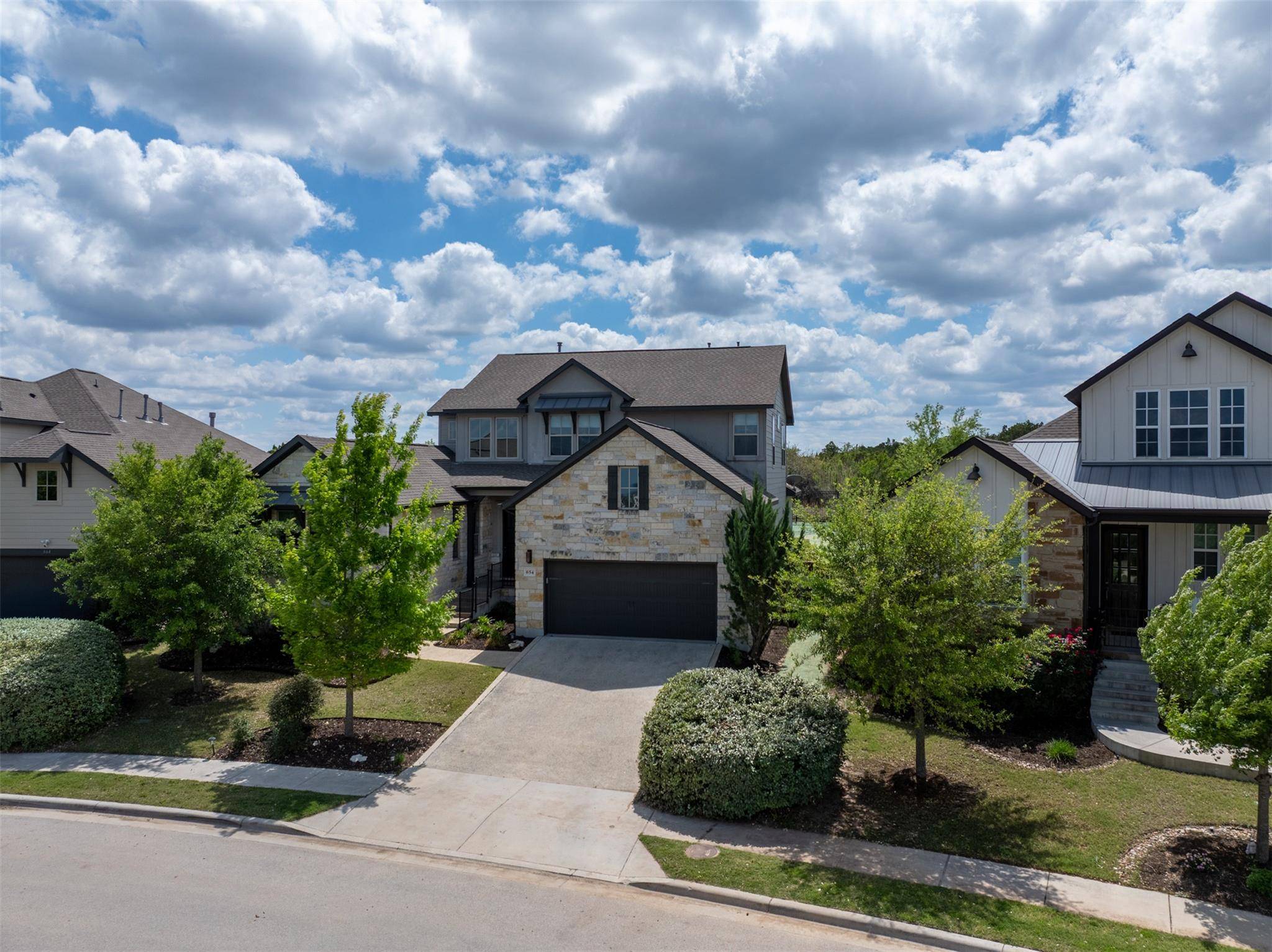 654 Dayridge DR, Dripping Springs, TX 78620