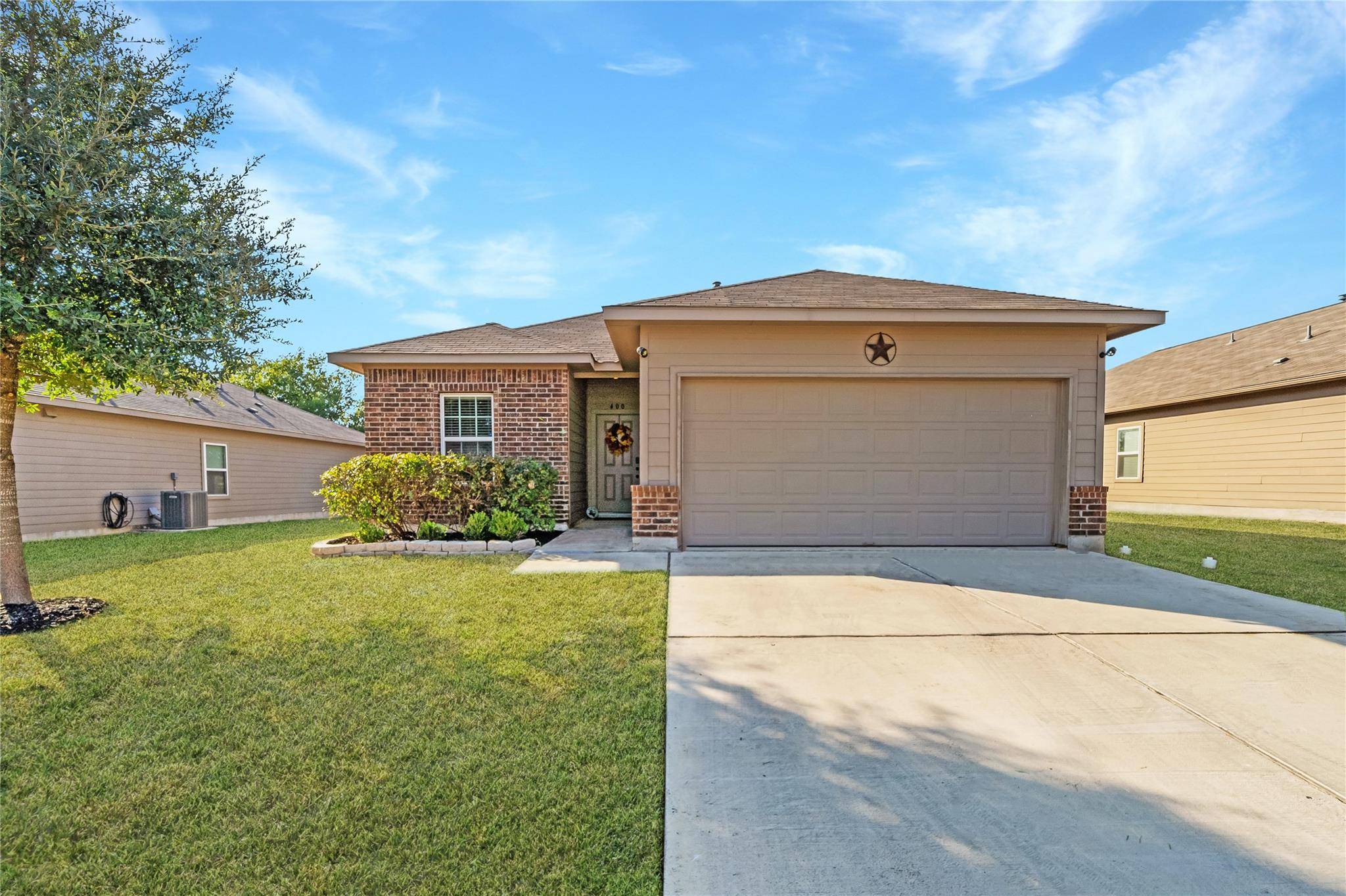 400 Westminster DR, Kyle, TX 78640