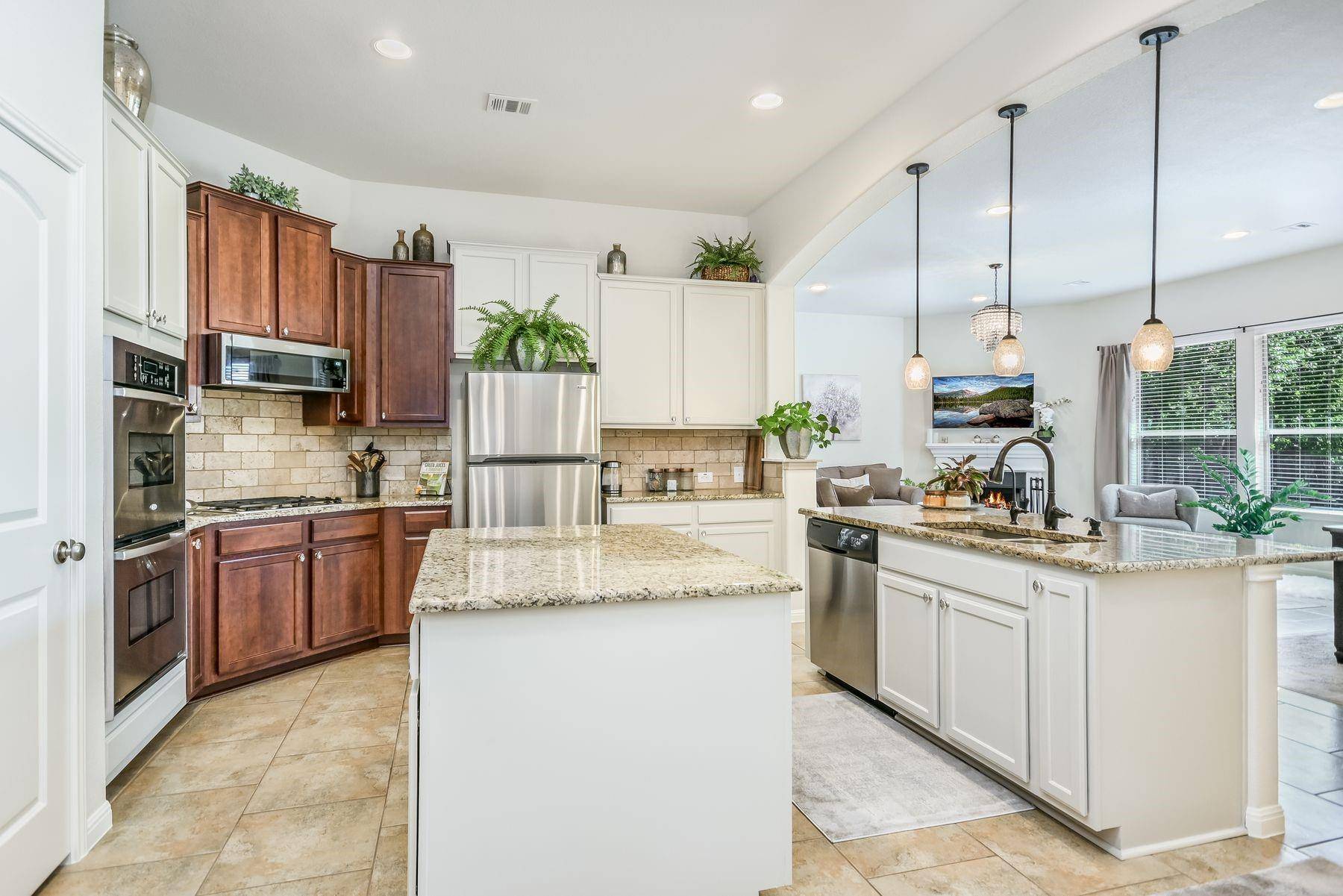 22305 Rock Wren RD, Spicewood, TX 78669