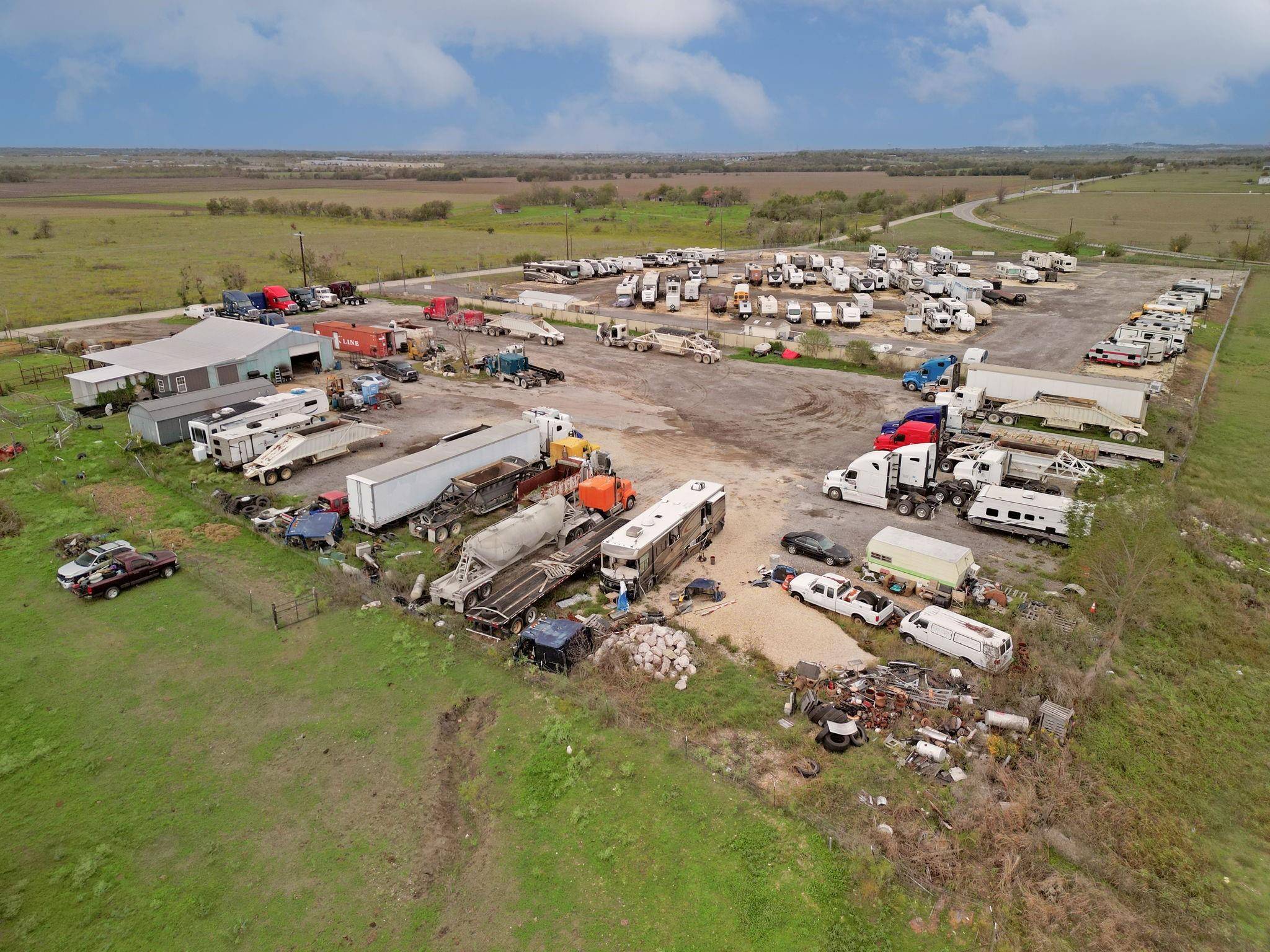 261 Graef RD, Kyle, TX 78640