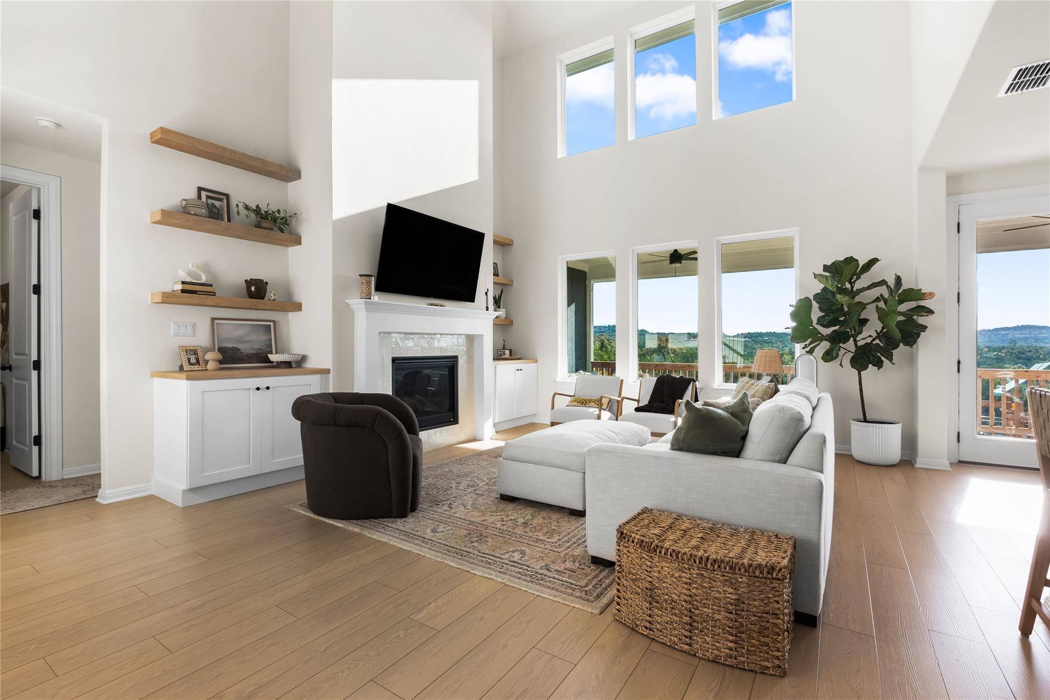 1775 Hazy Hills LOOP, Dripping Springs, TX 78620
