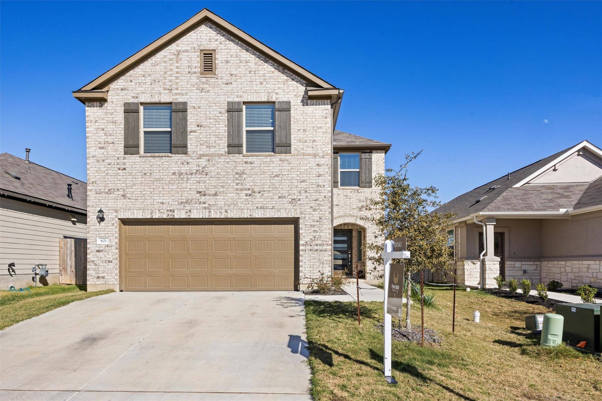 621 Papaya DR, Buda, TX 78610
