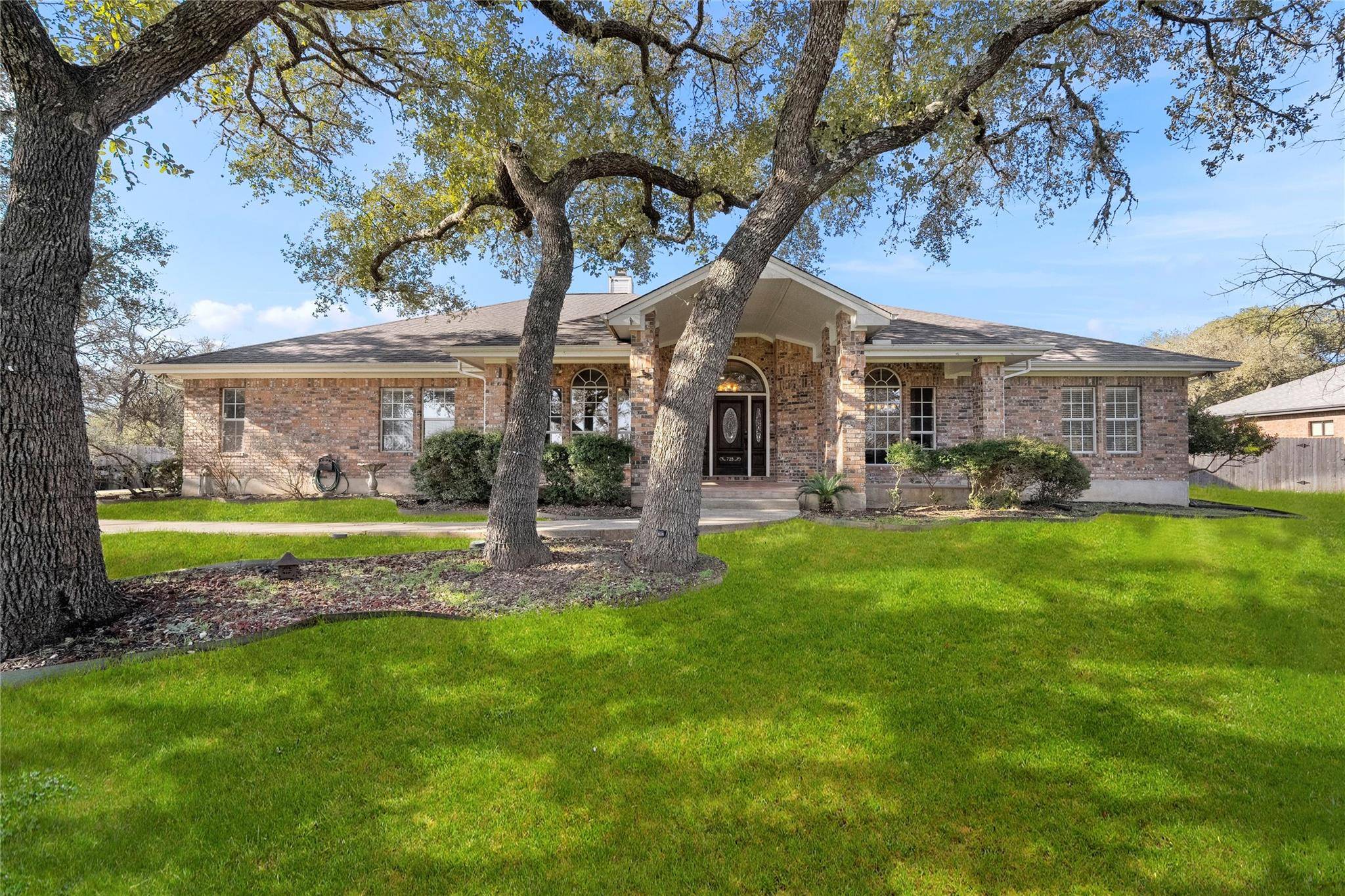 725 Willow Ridge DR, San Marcos, TX 78666