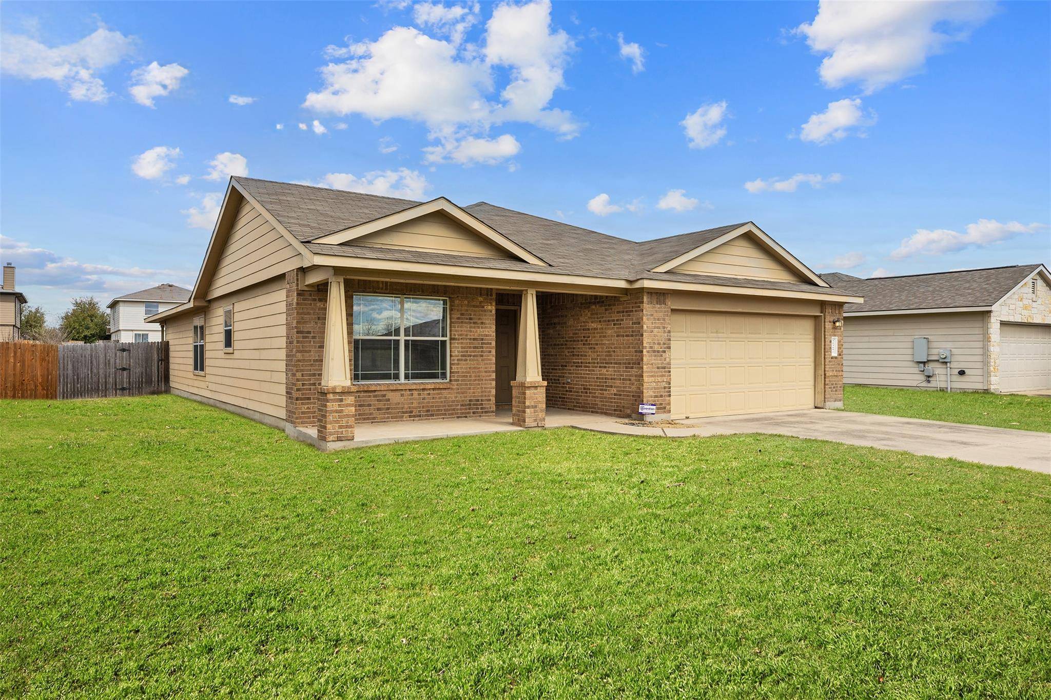 227 Foxglove DR, Hutto, TX 78634