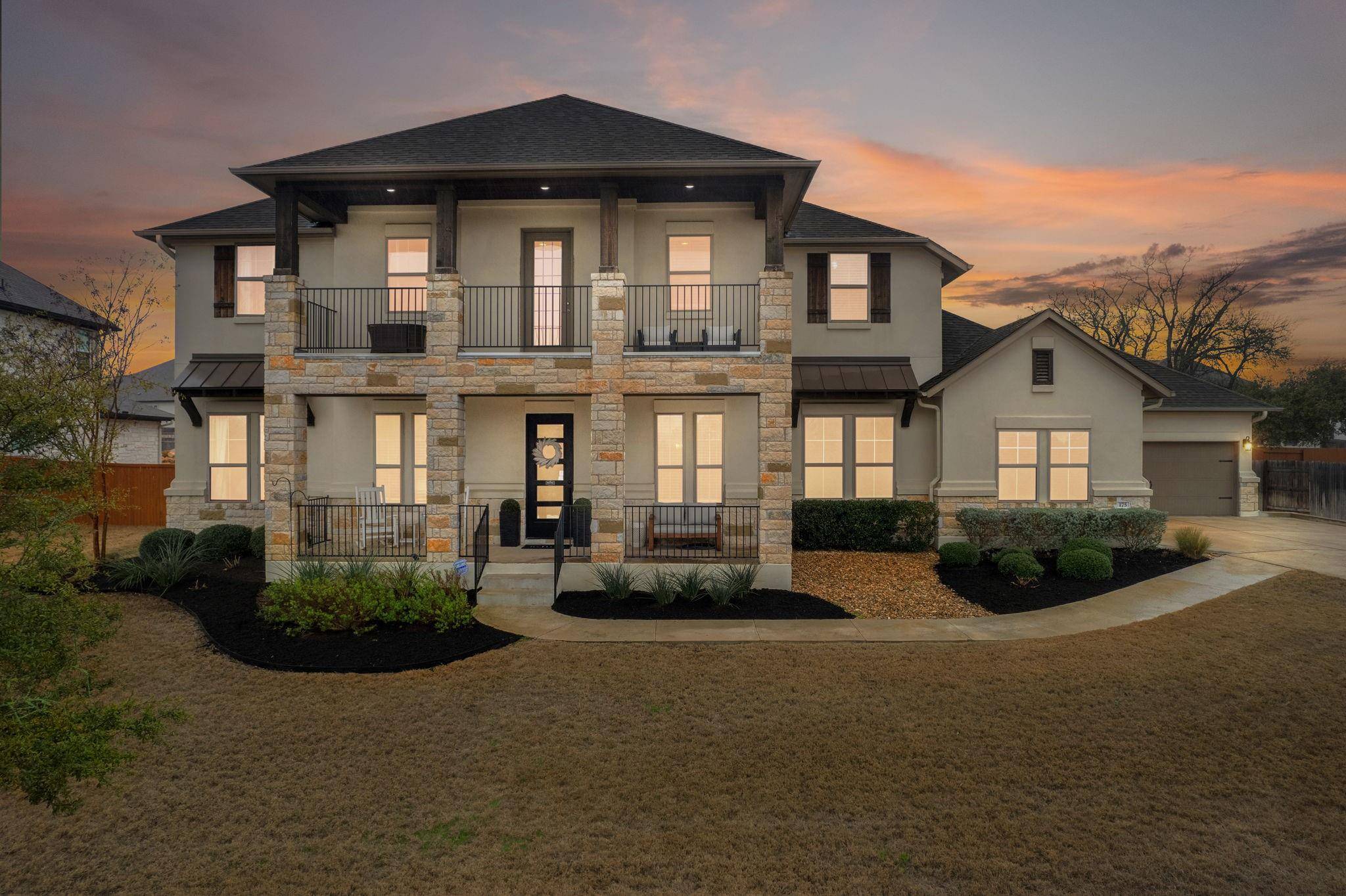 175 Peakside CIR, Dripping Springs, TX 78620