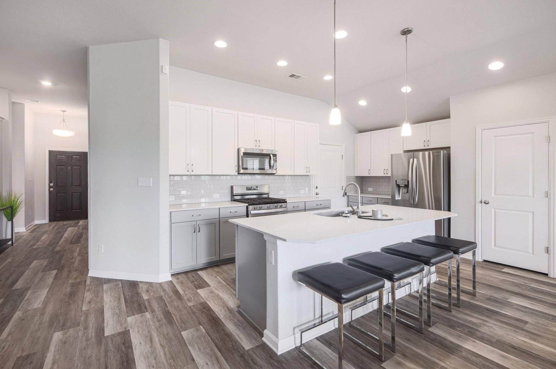 505 Mangold DR, Hutto, TX 78634