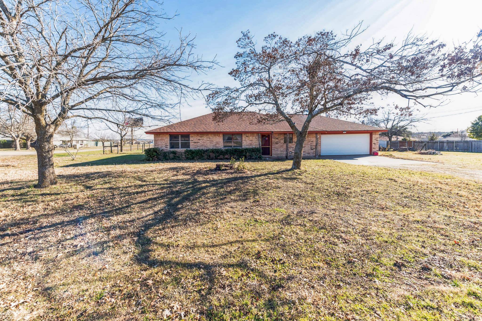 412 E Avenue D, Jarrell, TX 76537