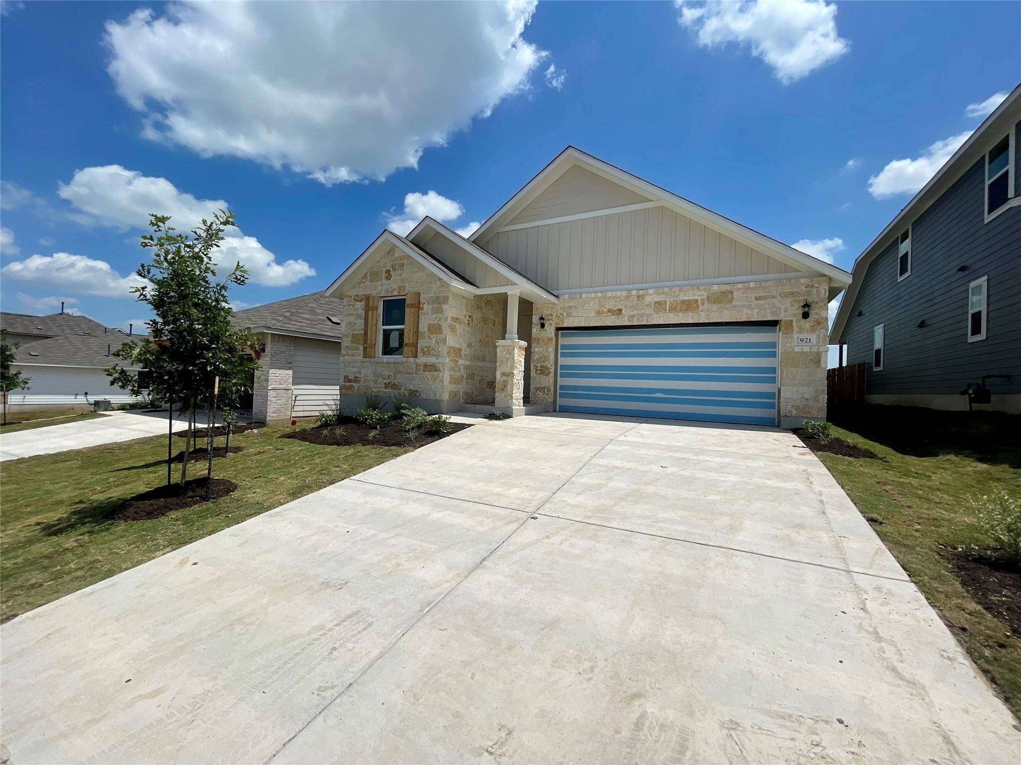 921 Palo Brea LOOP, Hutto, TX 78634