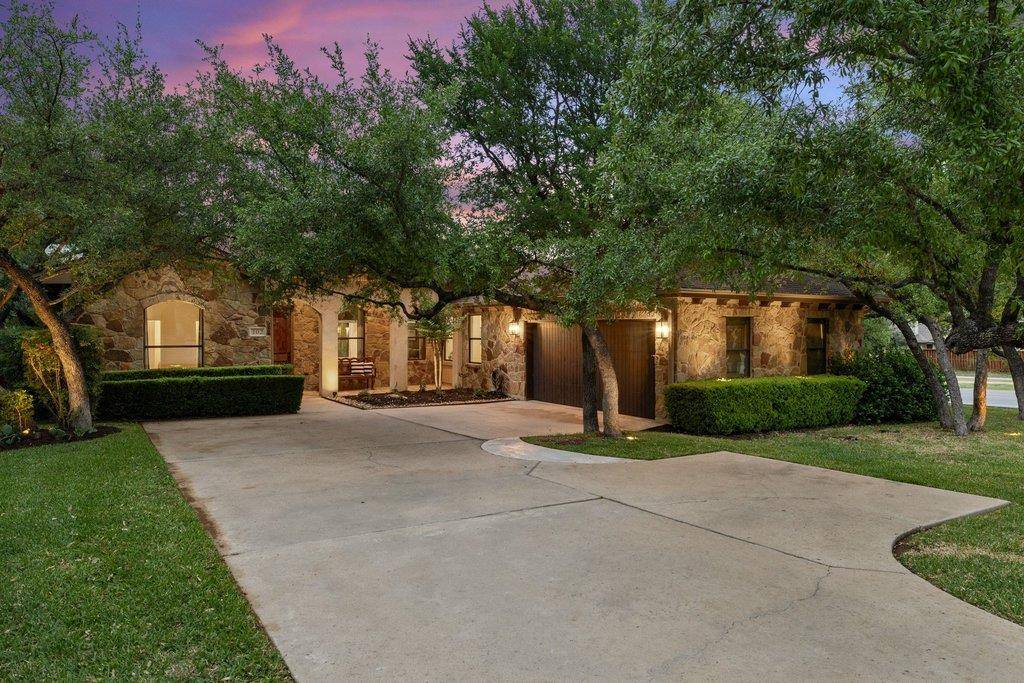 102 Blue Jay DR, Lakeway, TX 78734