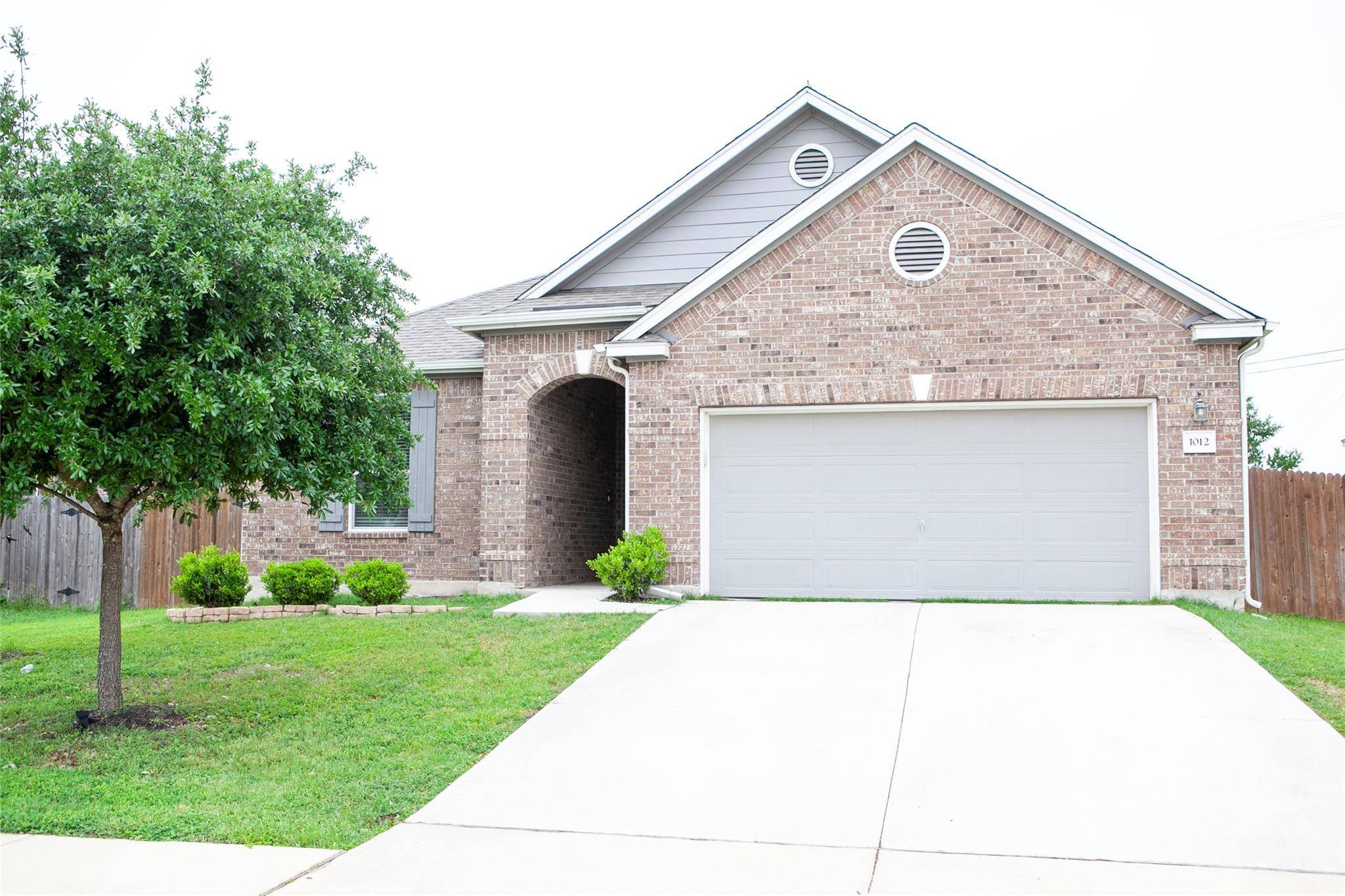 1012 Estes Park PARK, Taylor, TX 76574
