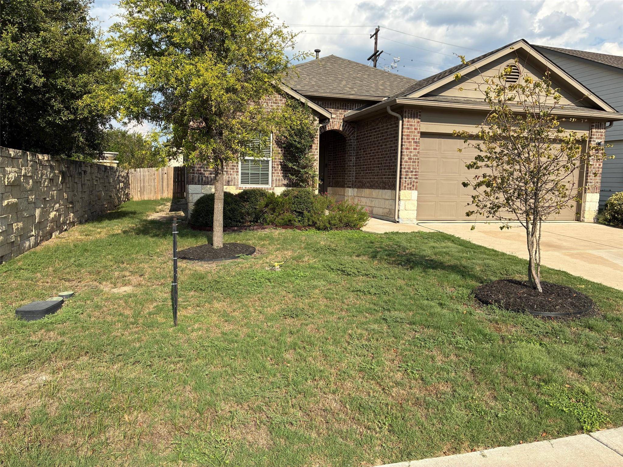 201 Moulins LN, Georgetown, TX 78626