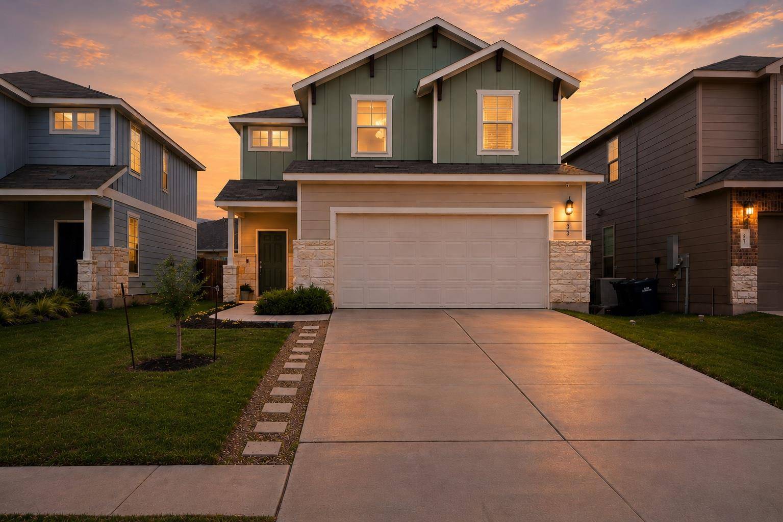 33 Snowy Plover LN, Leander, TX 78641