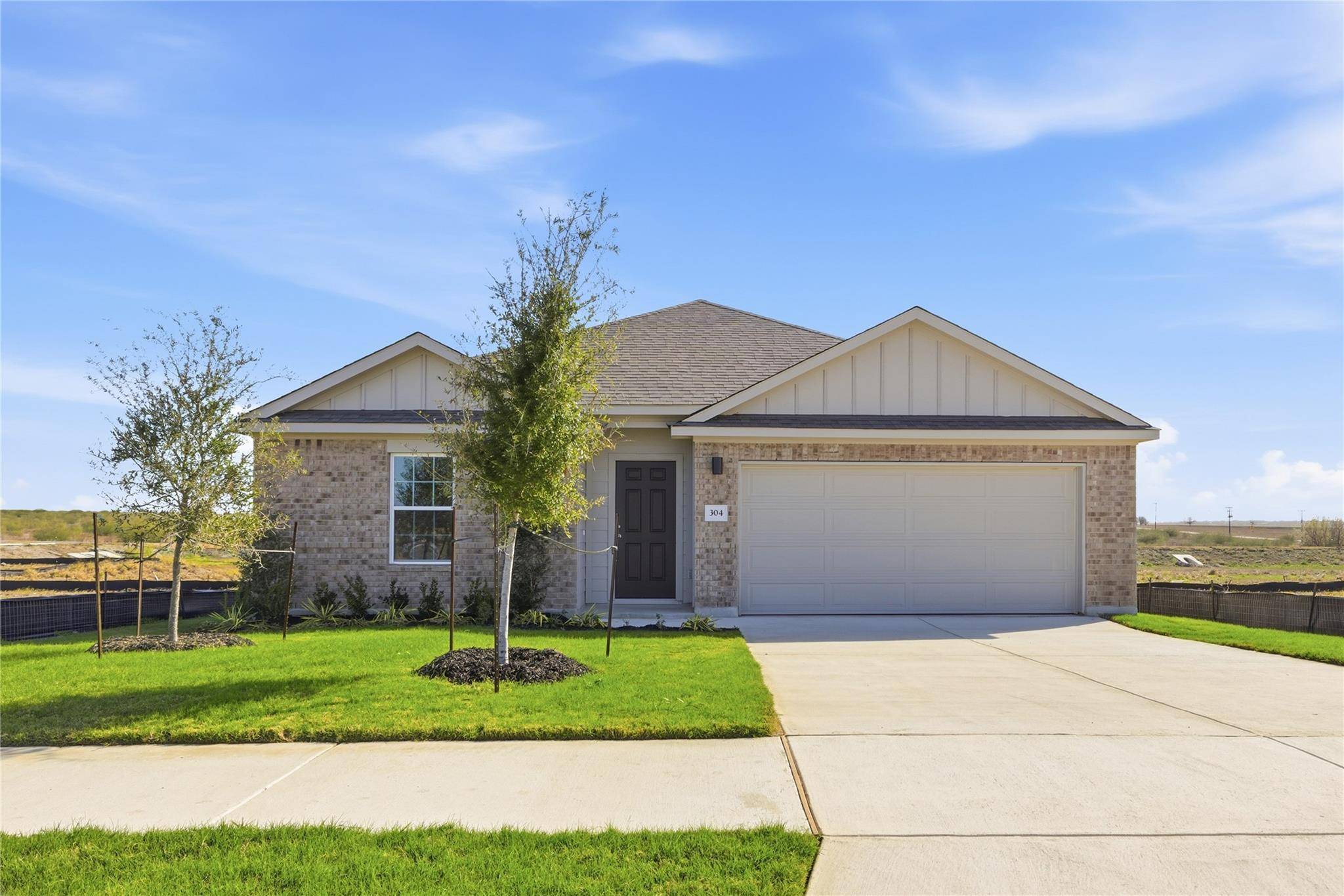 304 Joyful LN, San Marcos, TX 78666