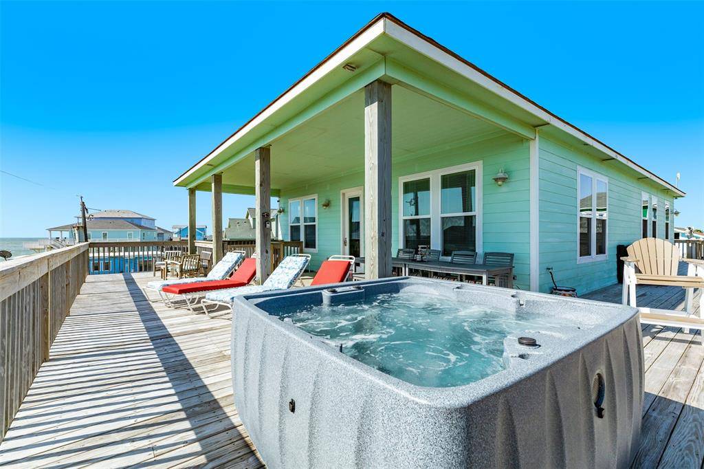13010 Jolly Roger DR, Freeport, TX 77541