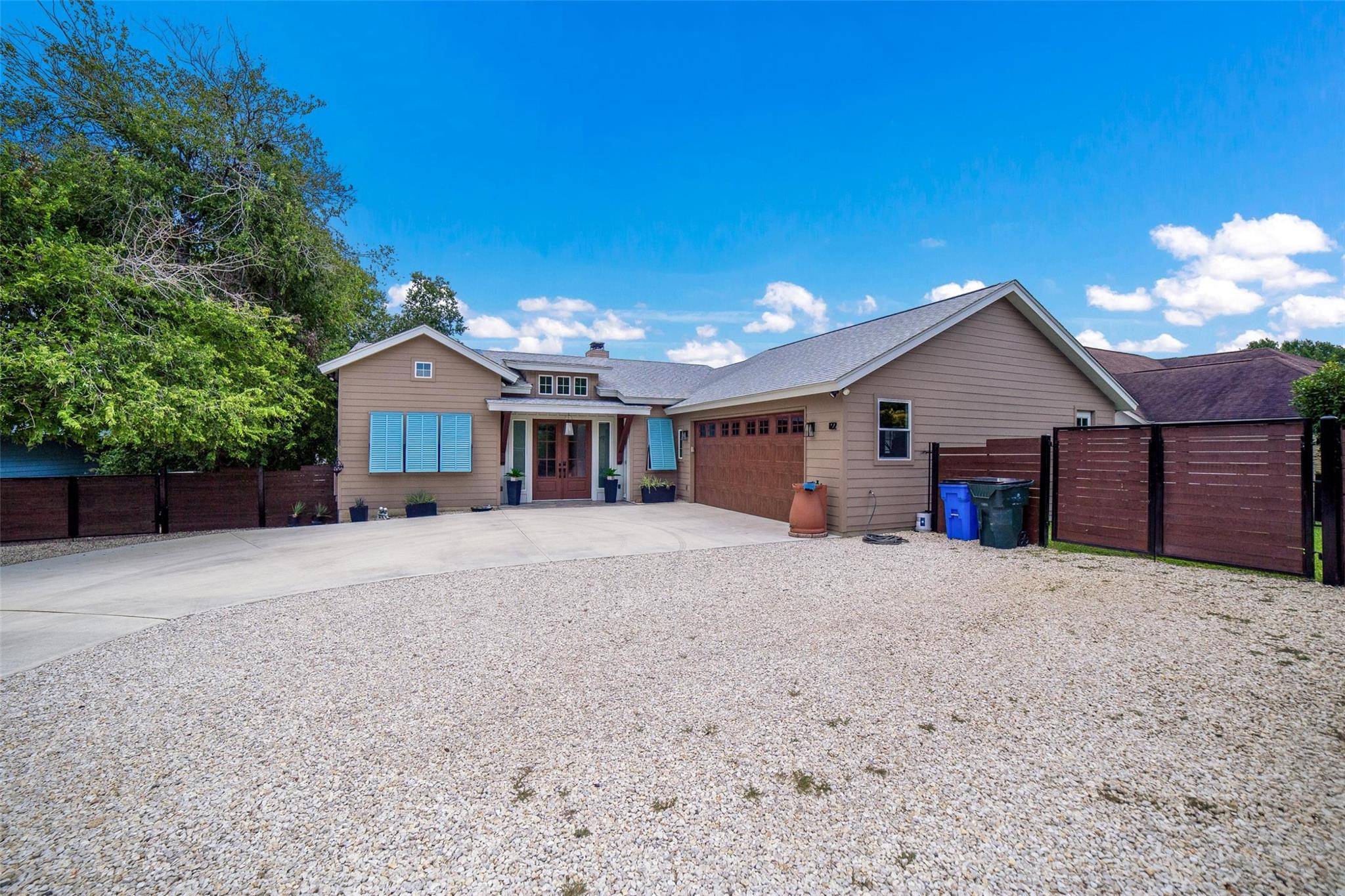 122 Navajo TRL, Seguin, TX 78155